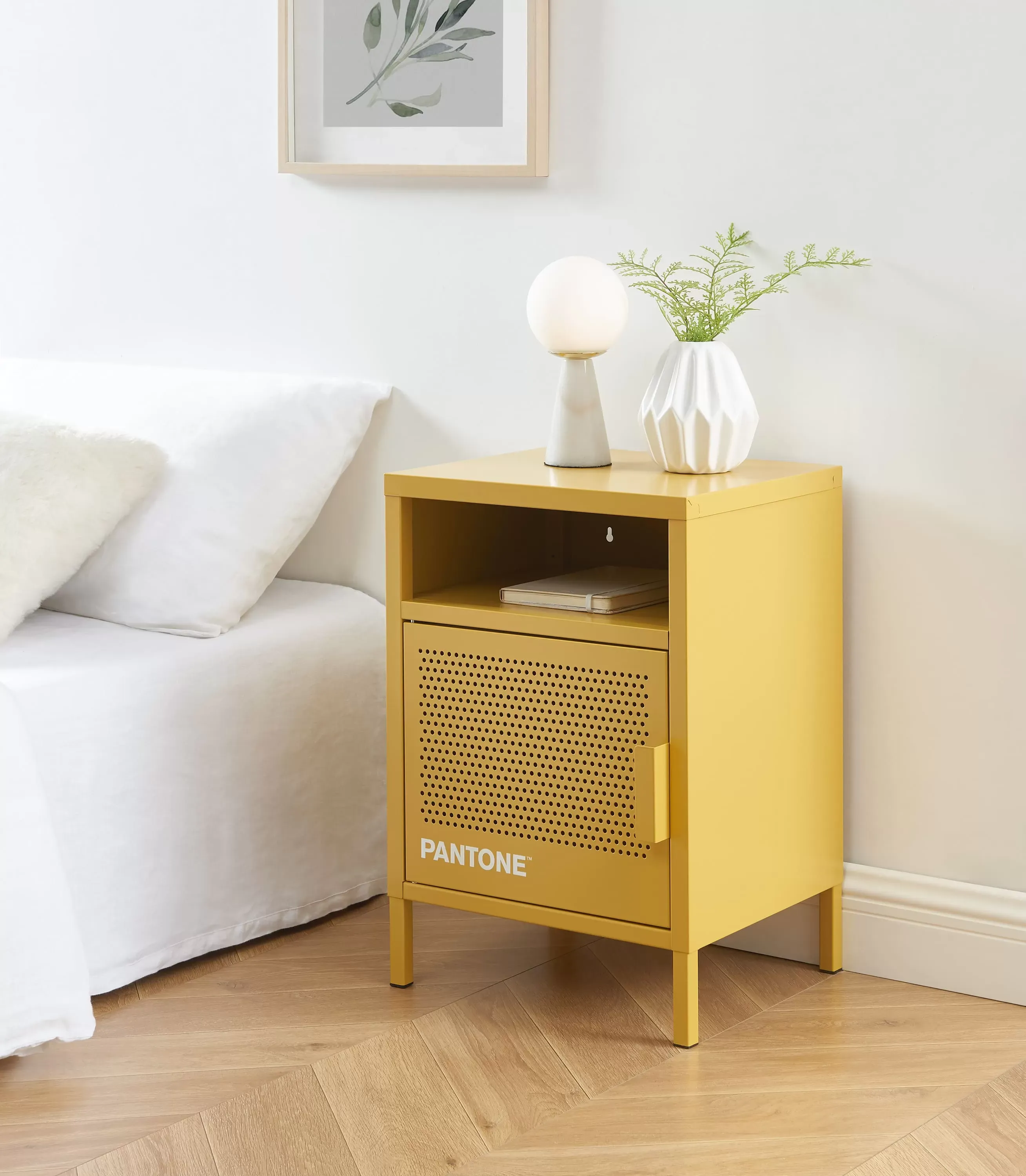 Illustration numéro 2 du produit Table de chevet métal jaune moutarde 40cm