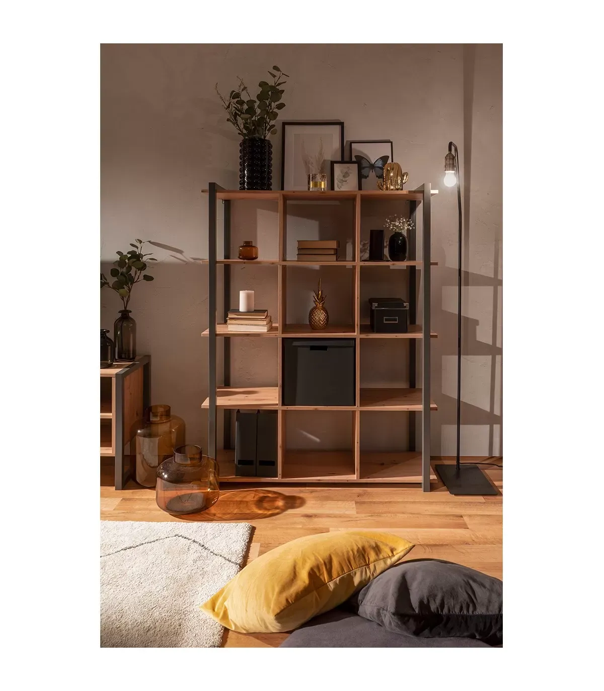 Illustration numéro 2 du produit Bibliothèque Industrielle 12 cases L107 cm - Décor Bois et Gris