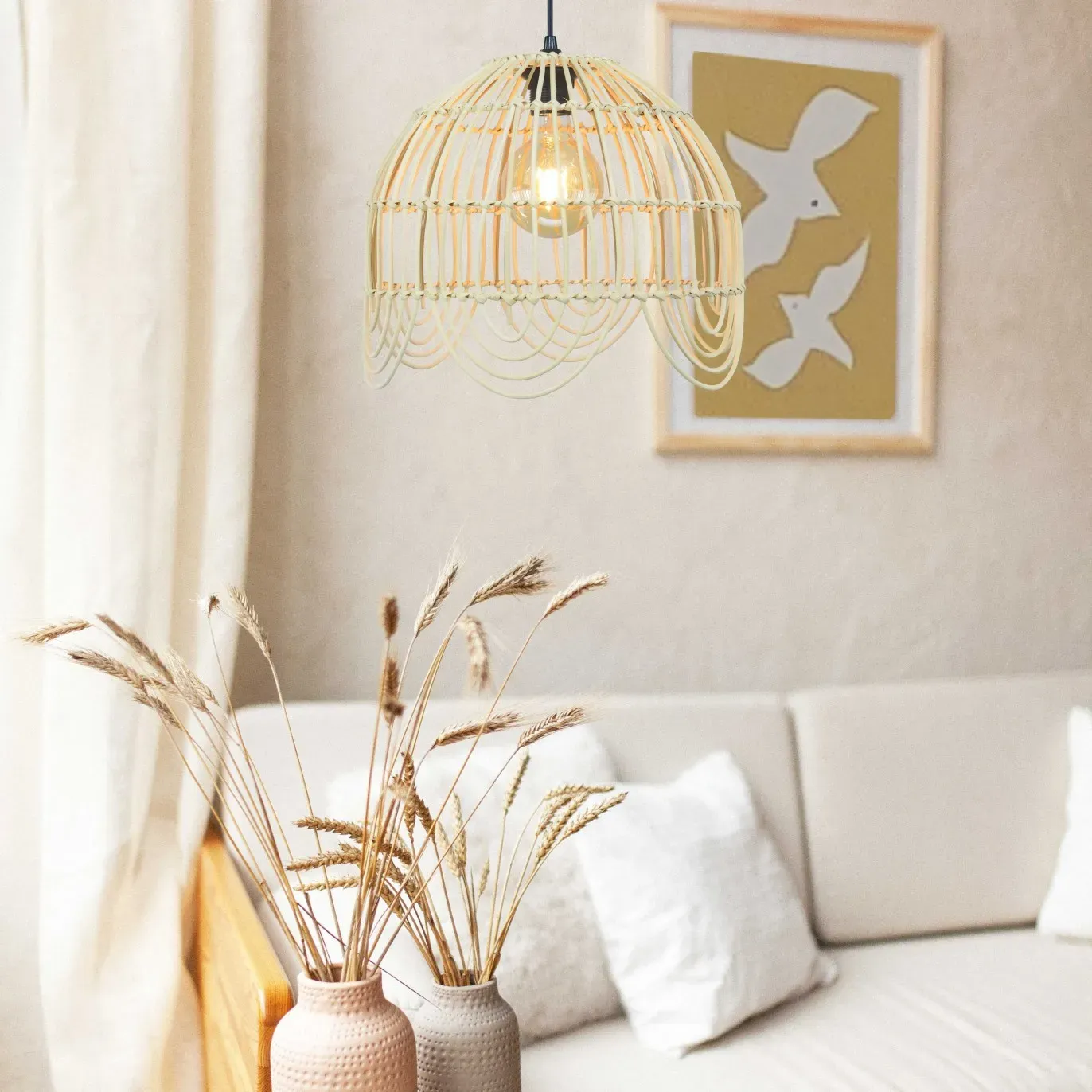Illustration numéro 2 du produit Suspension fleur en rotin naturel