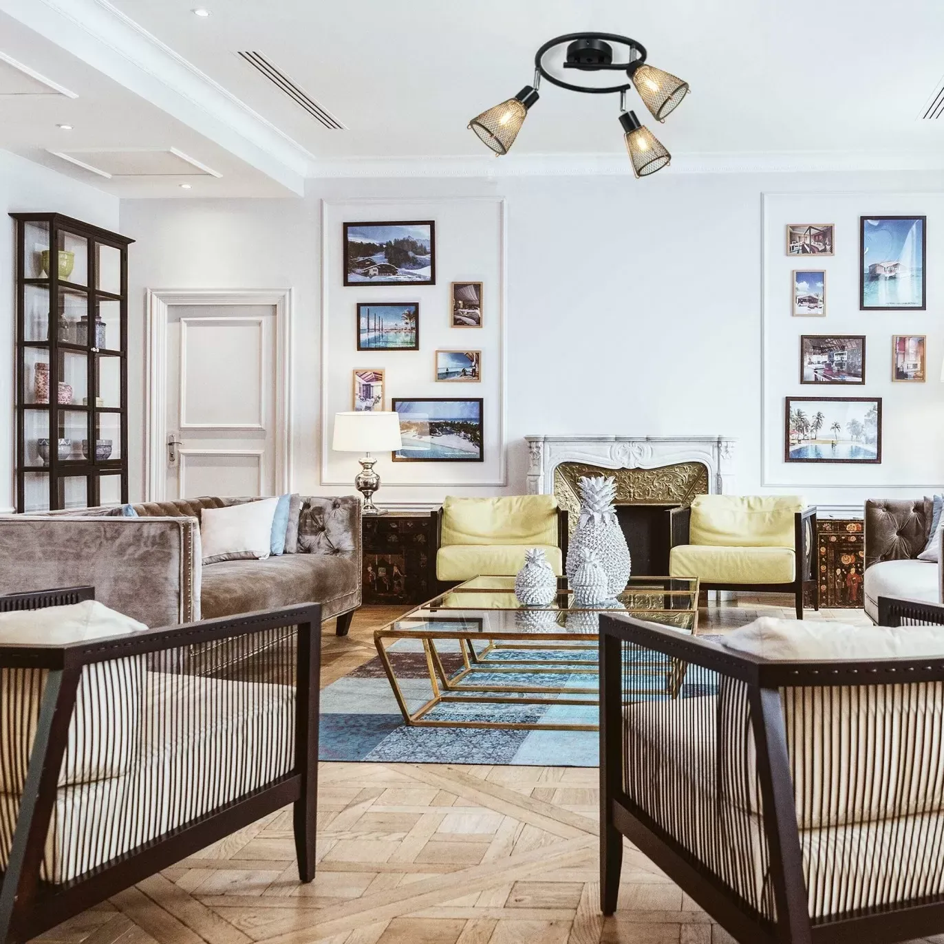 Illustration numéro 2 du produit Plafonnier 3 lumières en métal grillagé noir et cuivré