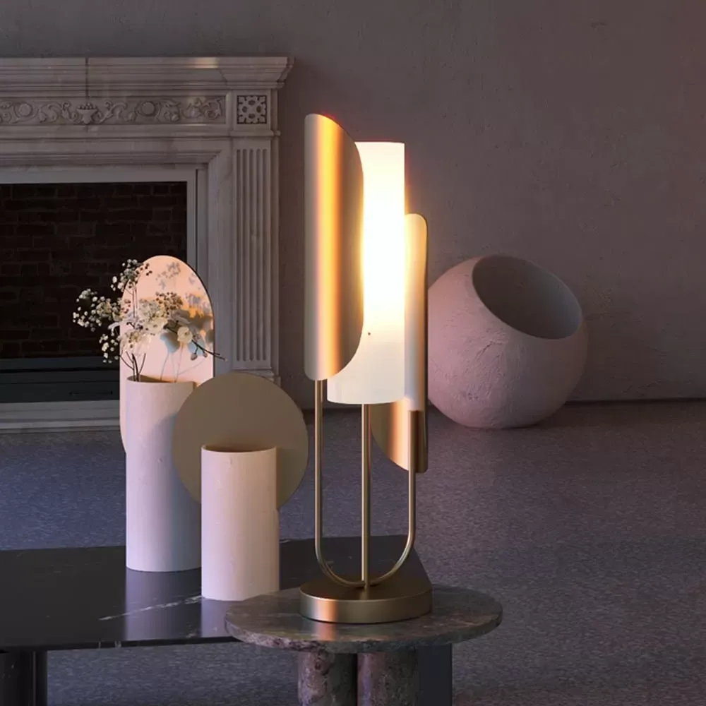 Illustration numéro 2 du produit Lampe de table moderne doré et abat-jour de forme tubulaire