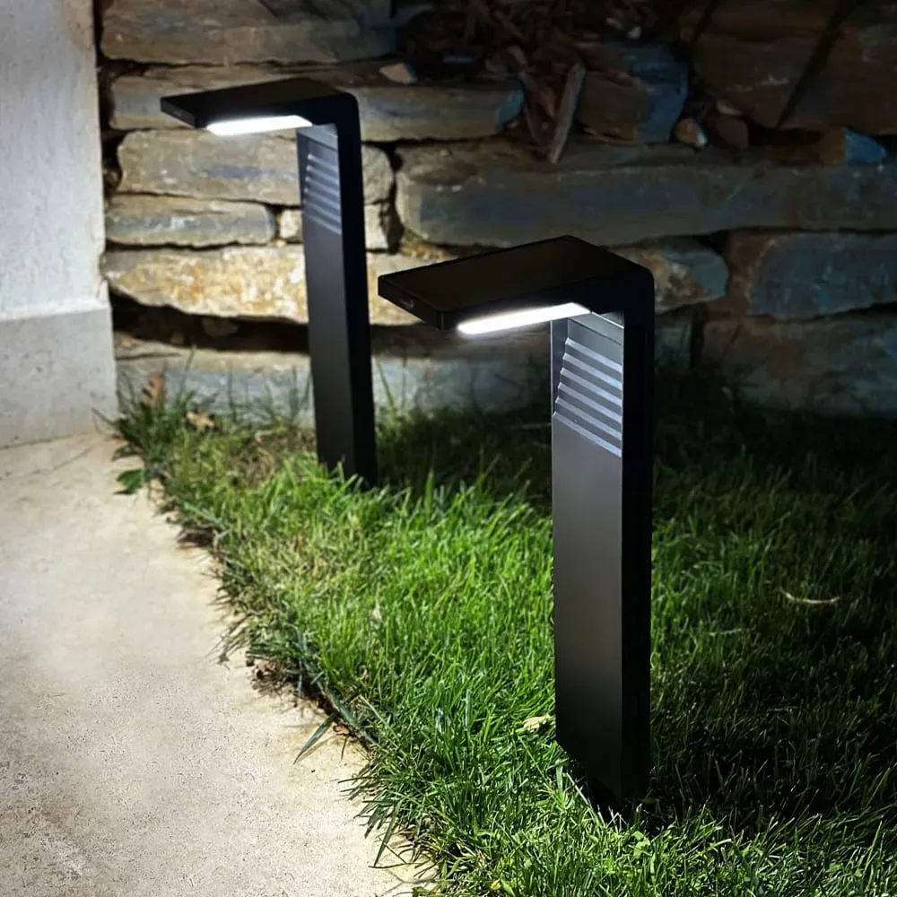 Illustration numéro 2 du produit Lot de 2 balises solaires Plastique Noir H41CM