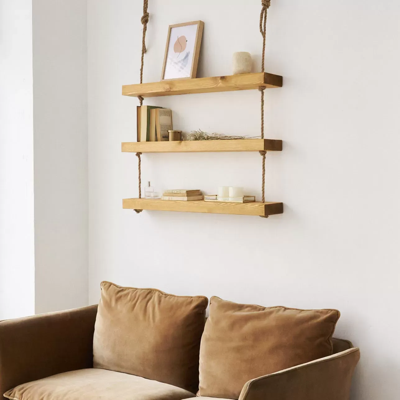 Illustration numéro 2 du produit Étagère murale en bois massif olive 3 étagères 100 cm