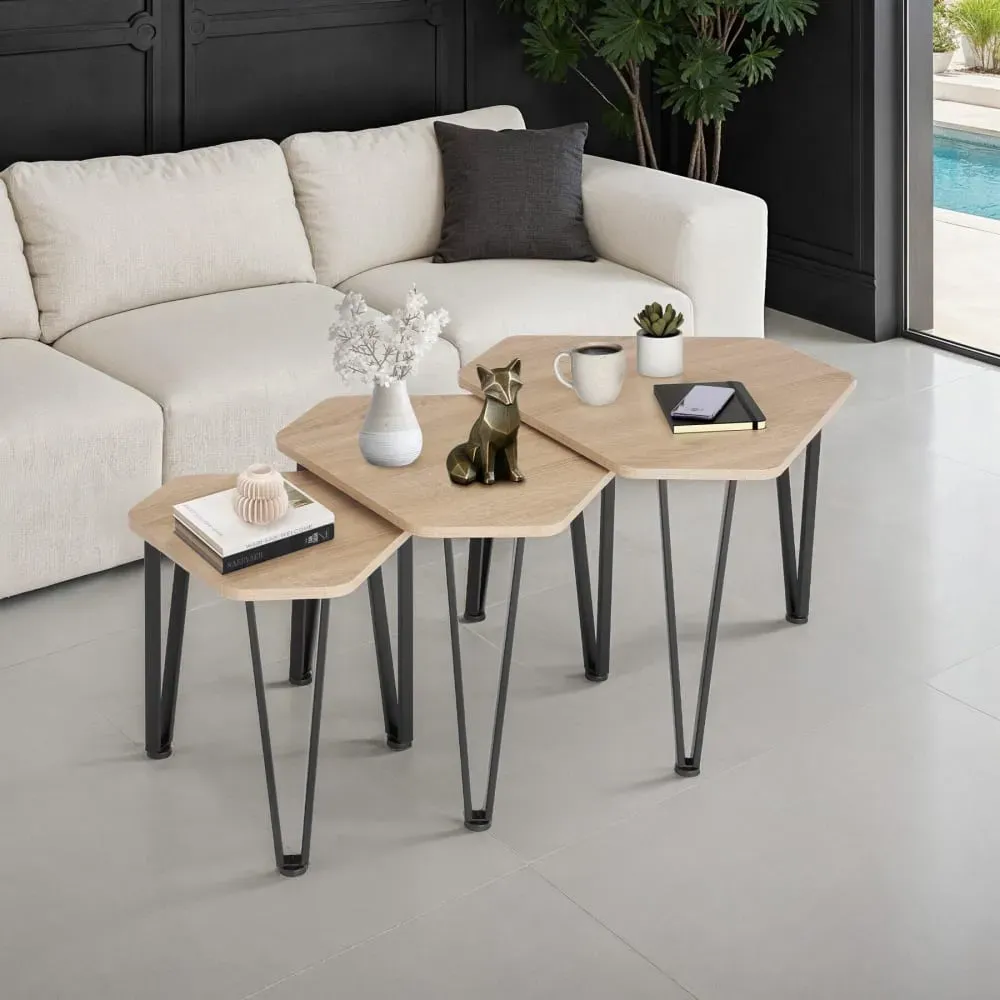 Illustration numéro 2 du produit Ensemble de tables d'appoint en 3 parties empilable bois clair