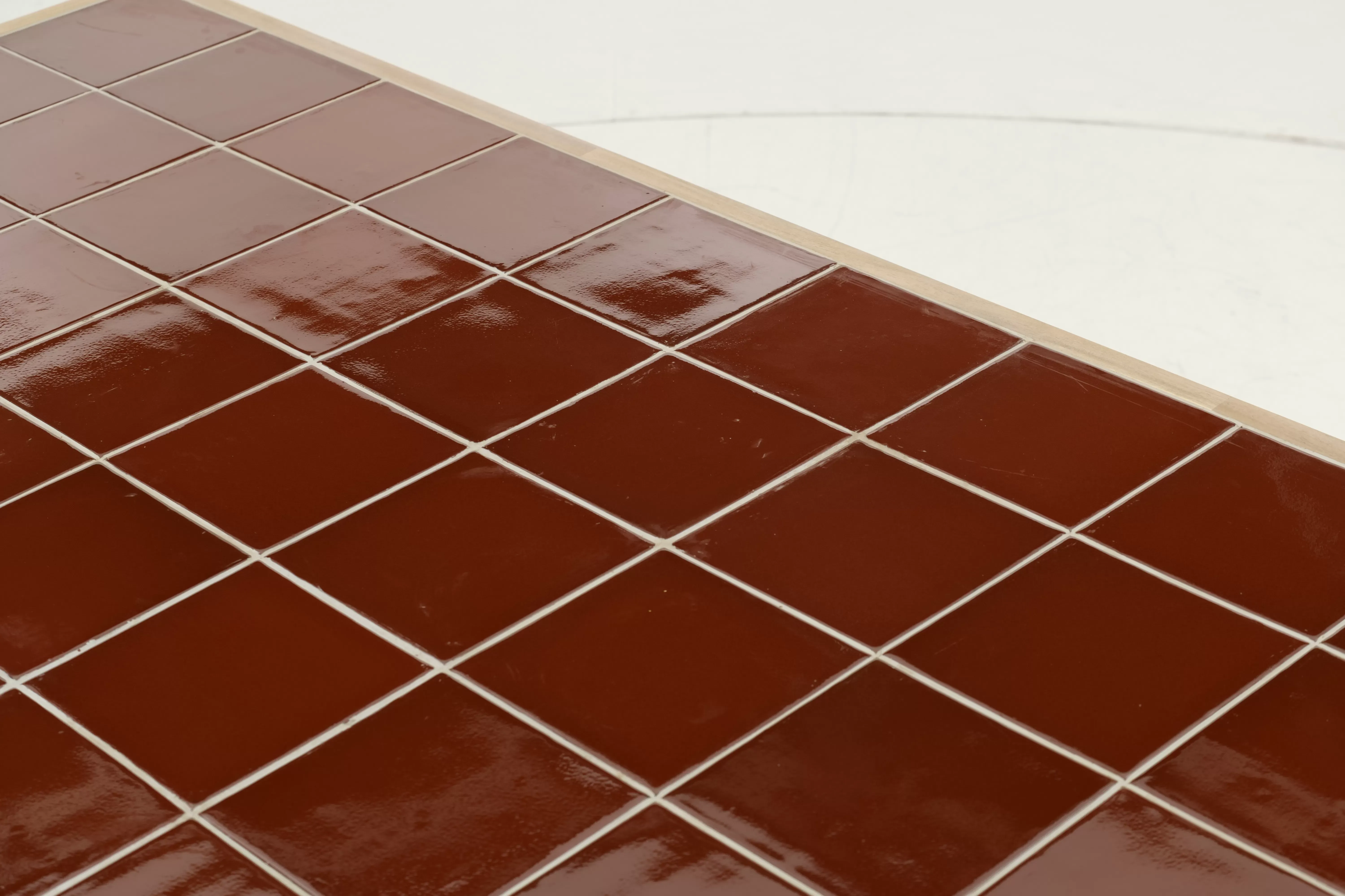 Illustration numéro 2 du produit Table en céramique terre cuite 205x105 et 8 chaises textilene beige