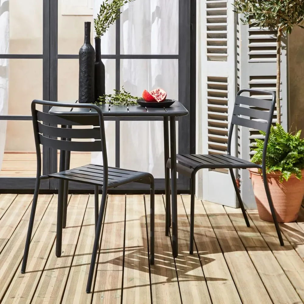 Illustration numéro 2 du produit Table de jardin carrée en métal anthracite avec 2 chaises