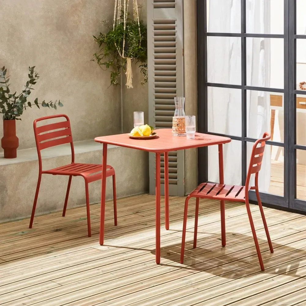 Illustration numéro 2 du produit Table de jardin carrée en métal terracotta avec 2 chaises