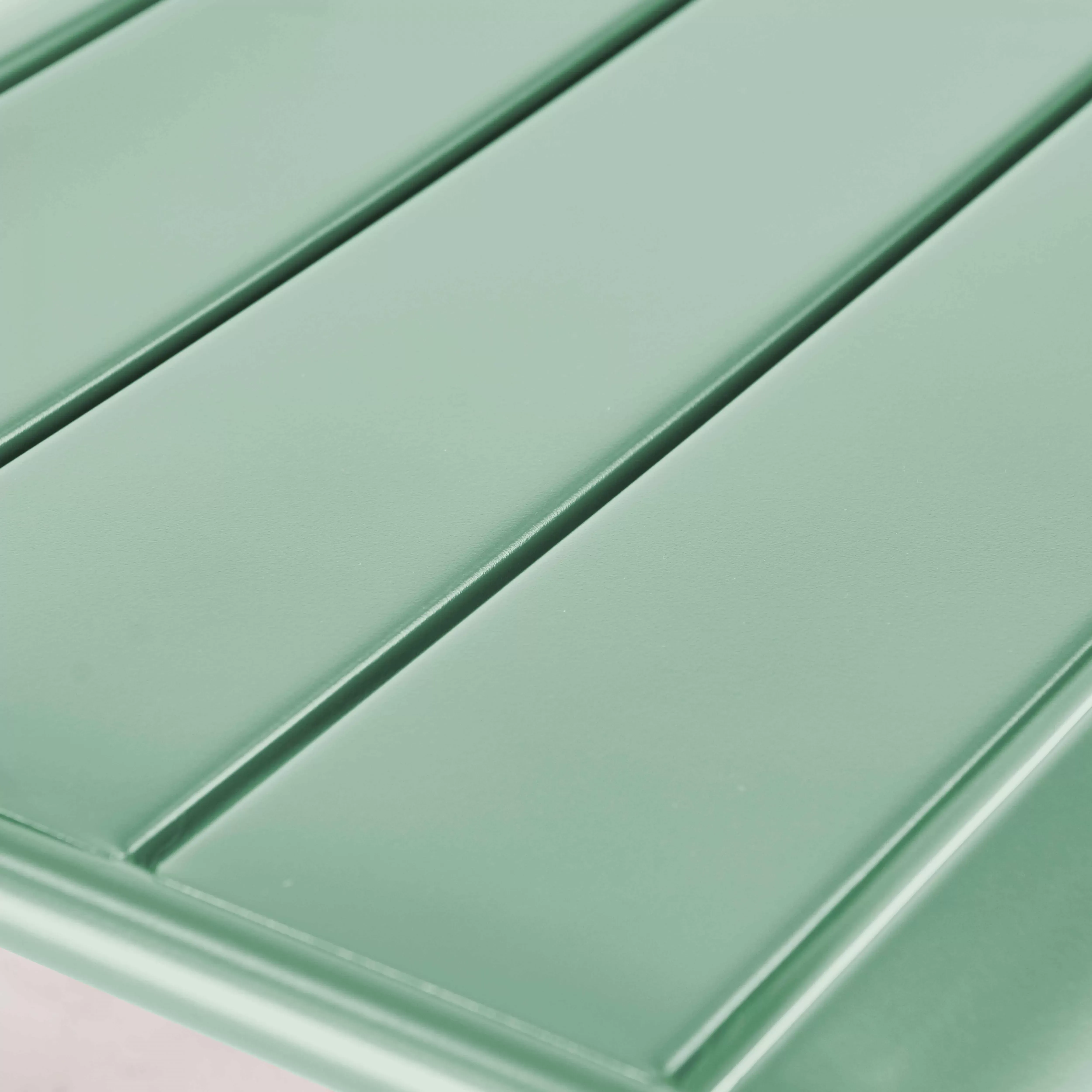 Illustration numéro 2 du produit Repose pied en métal vert sauge