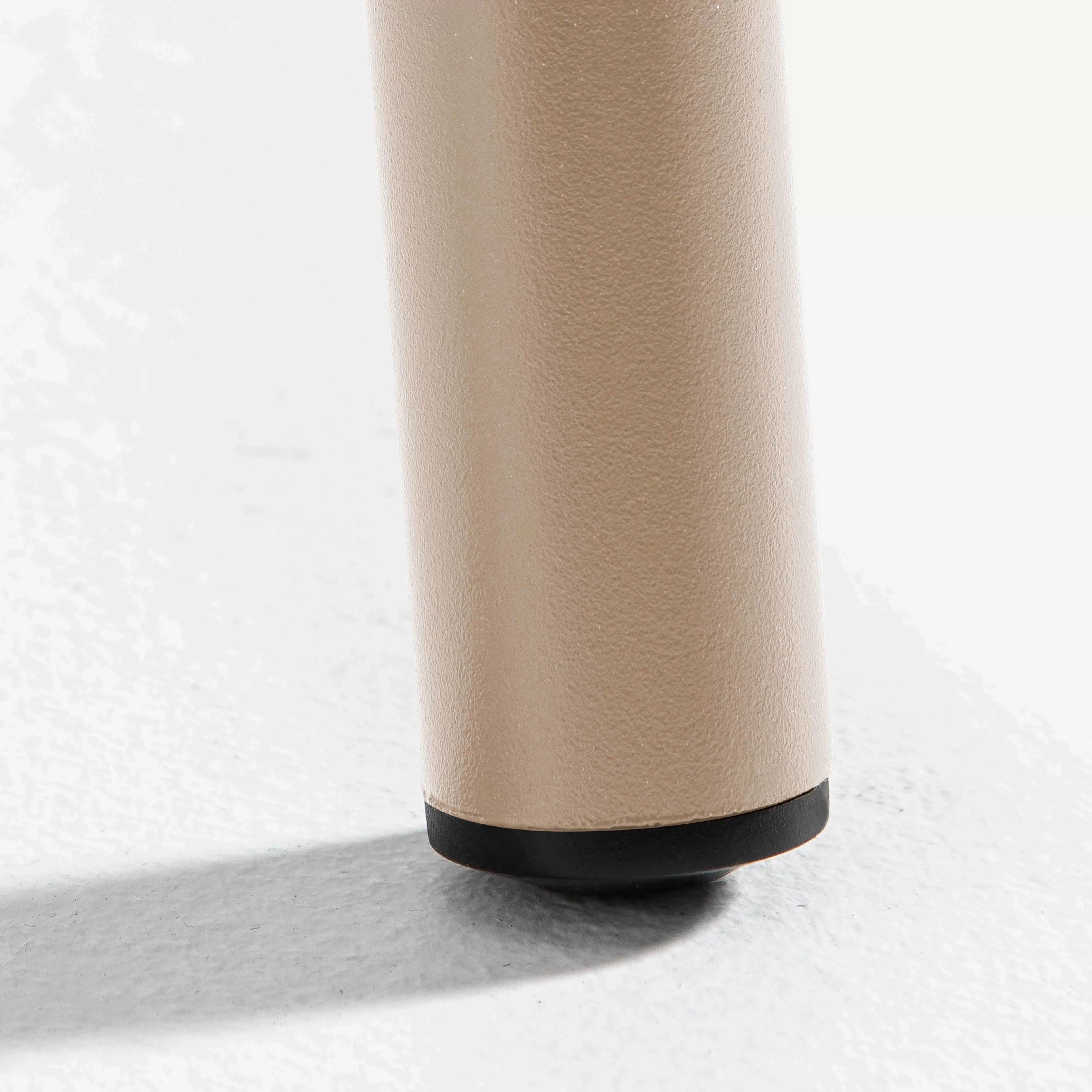 Illustration numéro 2 du produit Table haute de jardin en métal taupe 120 cm