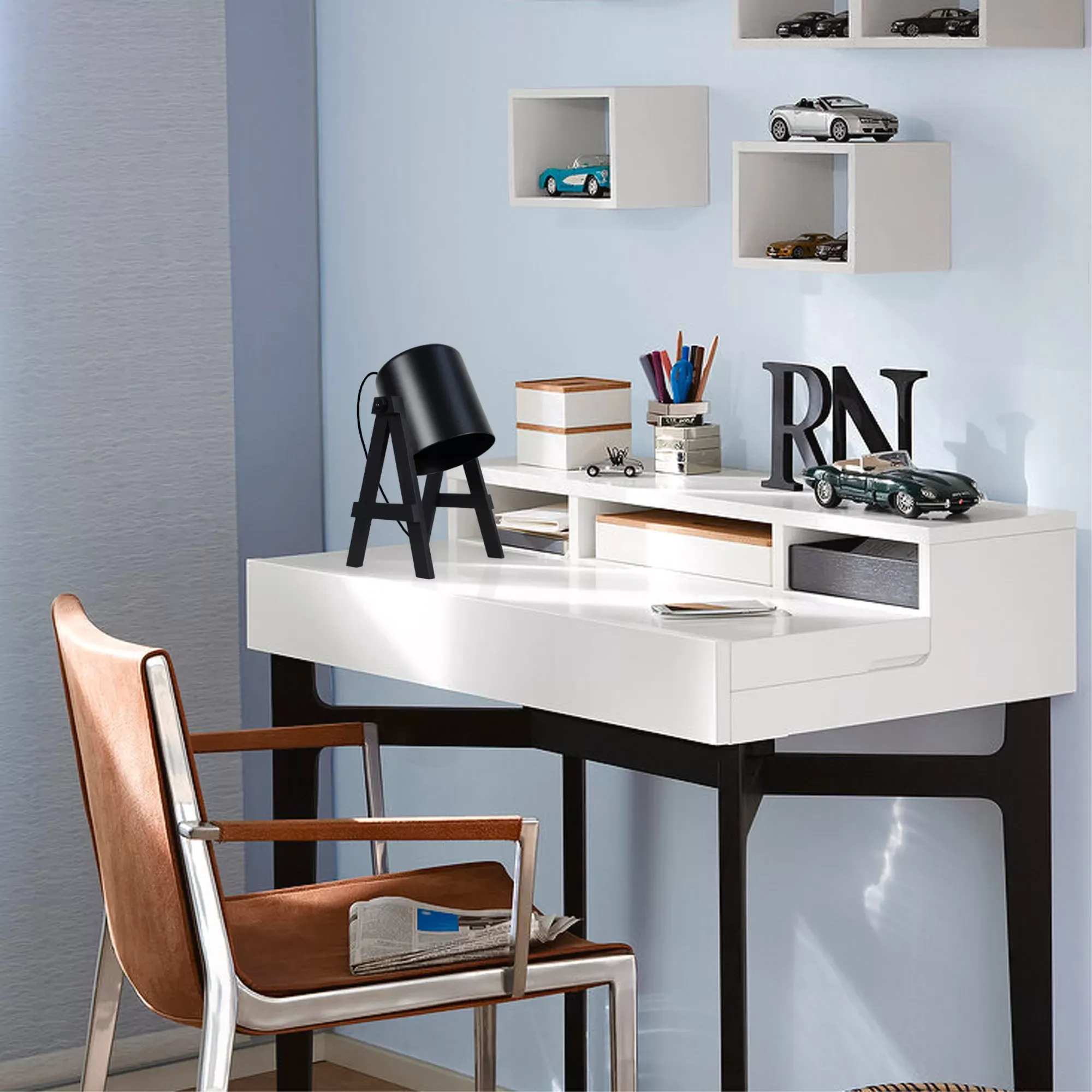 Illustration numéro 2 du produit Lampe de bureau bois noir