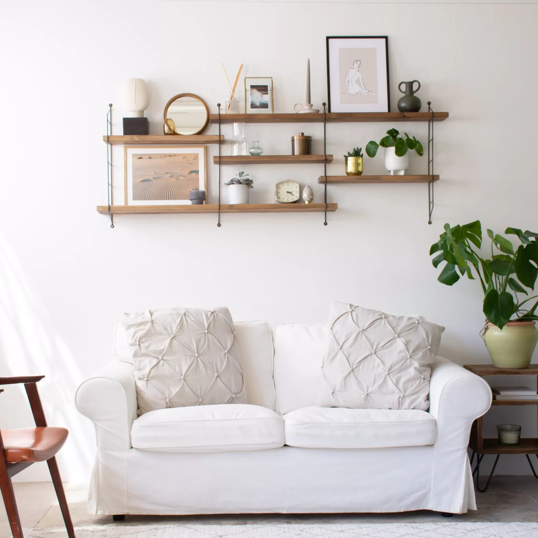 Illustration numéro 2 du produit Etagère en bois de couleur marron