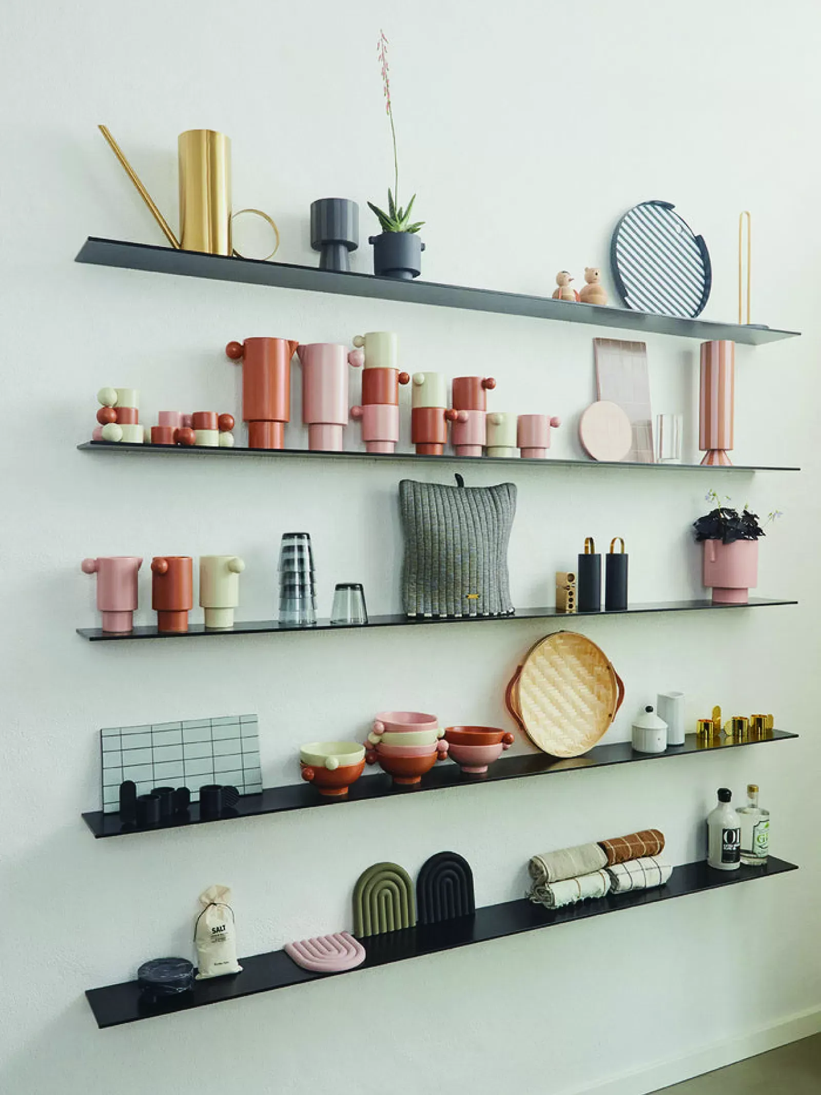 Illustration numéro 2 du produit Trivet noir en silicone H1,2x15x15cm