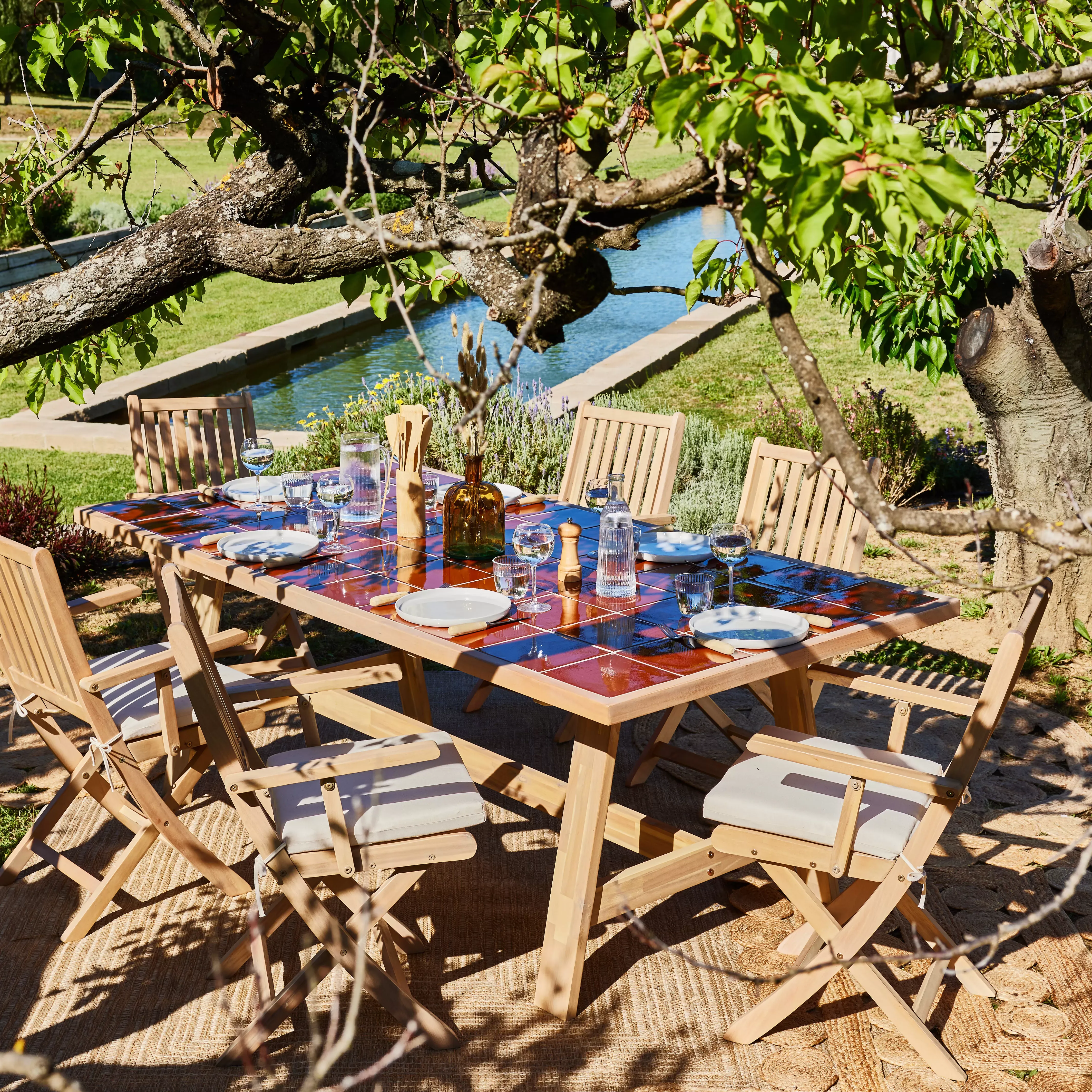 Illustration numéro 2 du produit Ensemble table en bois et céramique terre cuite 205x105 + 6 fauteuils