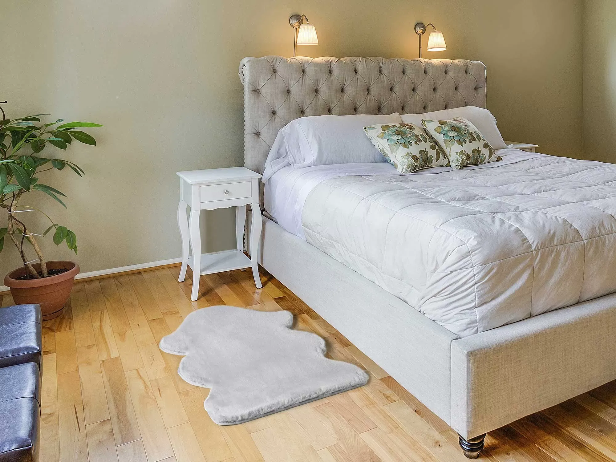 Illustration numéro 2 du produit Tapis descente de lit lavable shaggy gris antidérapant 60x90 cm