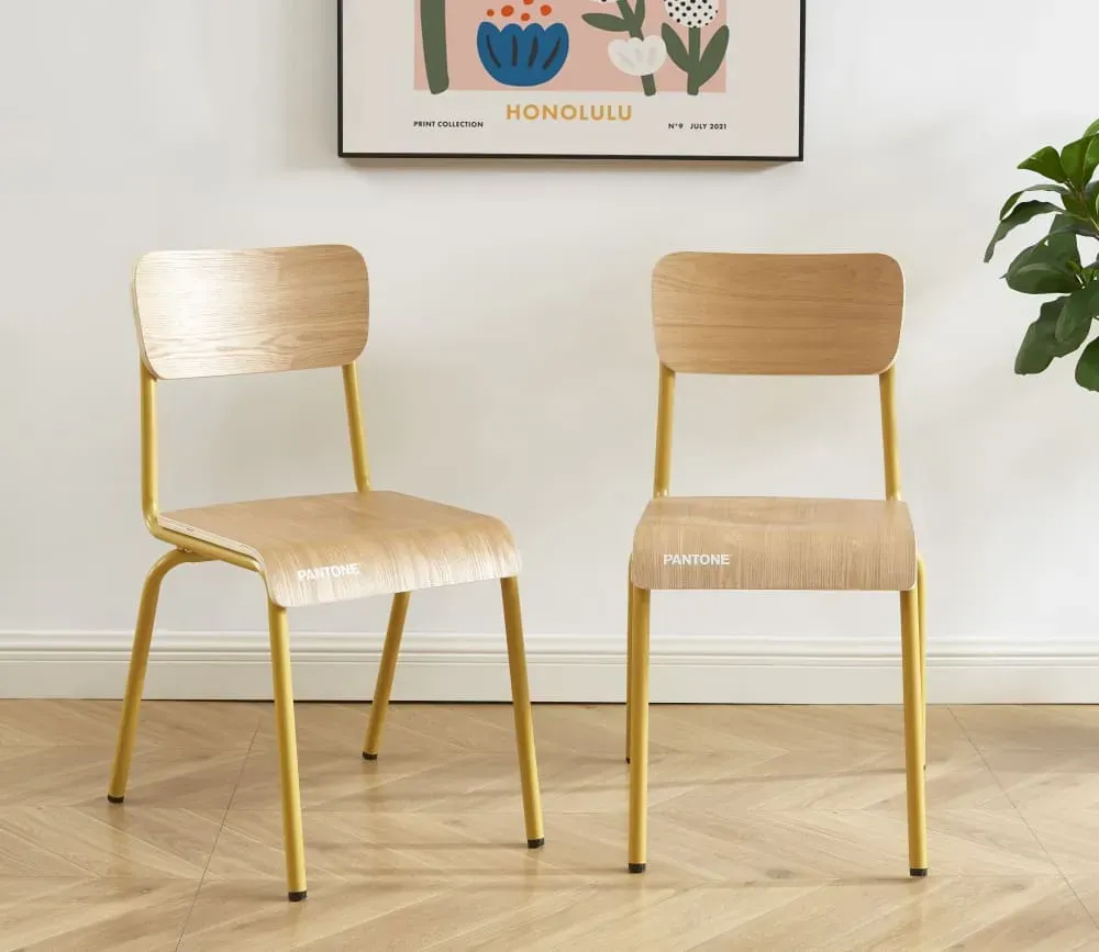 Illustration numéro 2 du produit Lot de 2 chaises jaune moutarde et placage frêne pieds