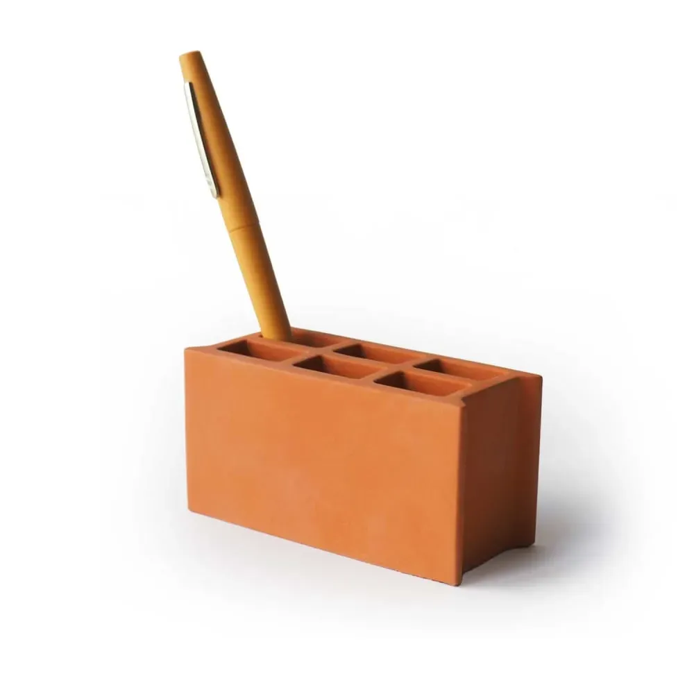 Illustration numéro 2 du produit Pot à crayons en béton terracotta