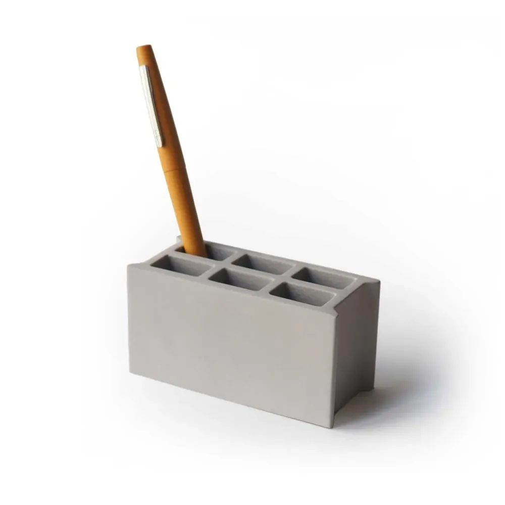 Illustration numéro 2 du produit Pot à crayons en béton