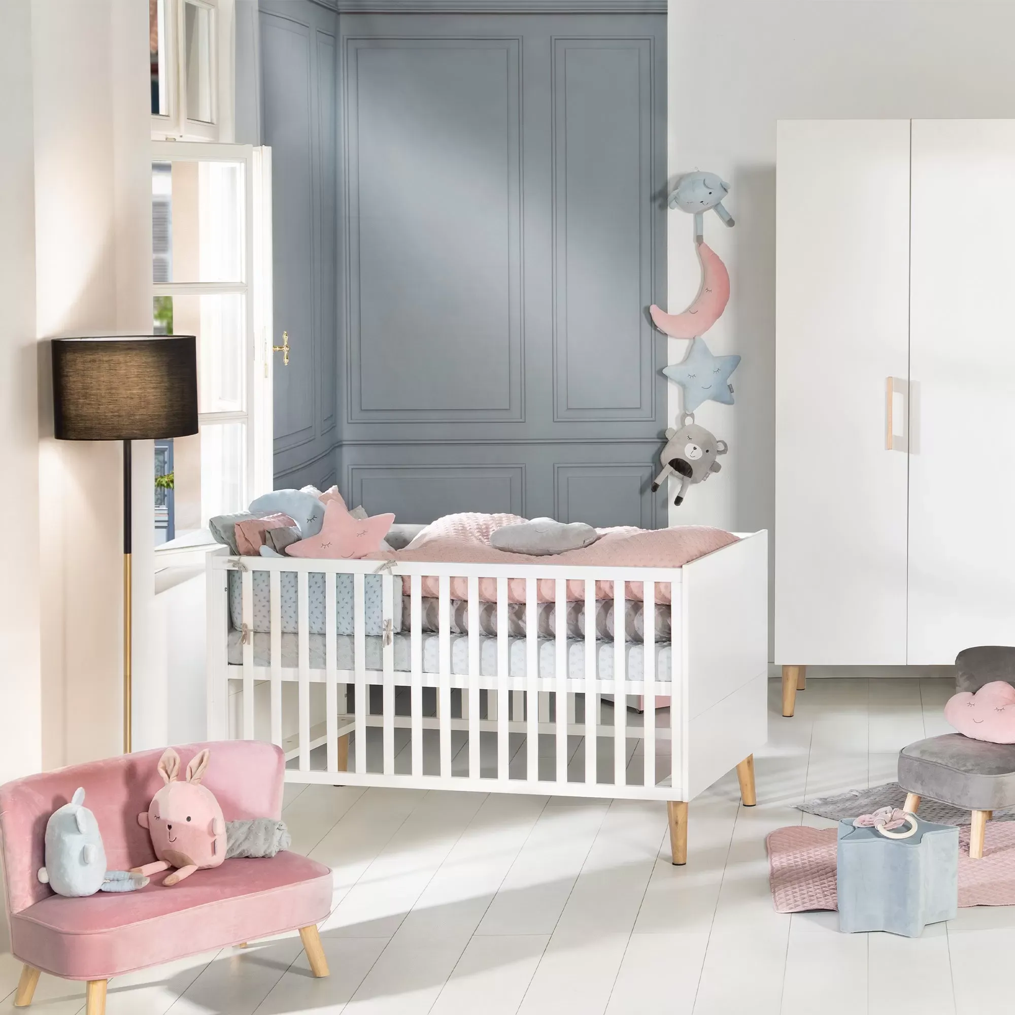 Illustration numéro 2 du produit Tour de lit bébé 60x120 et 70x140 en coton bio bleu