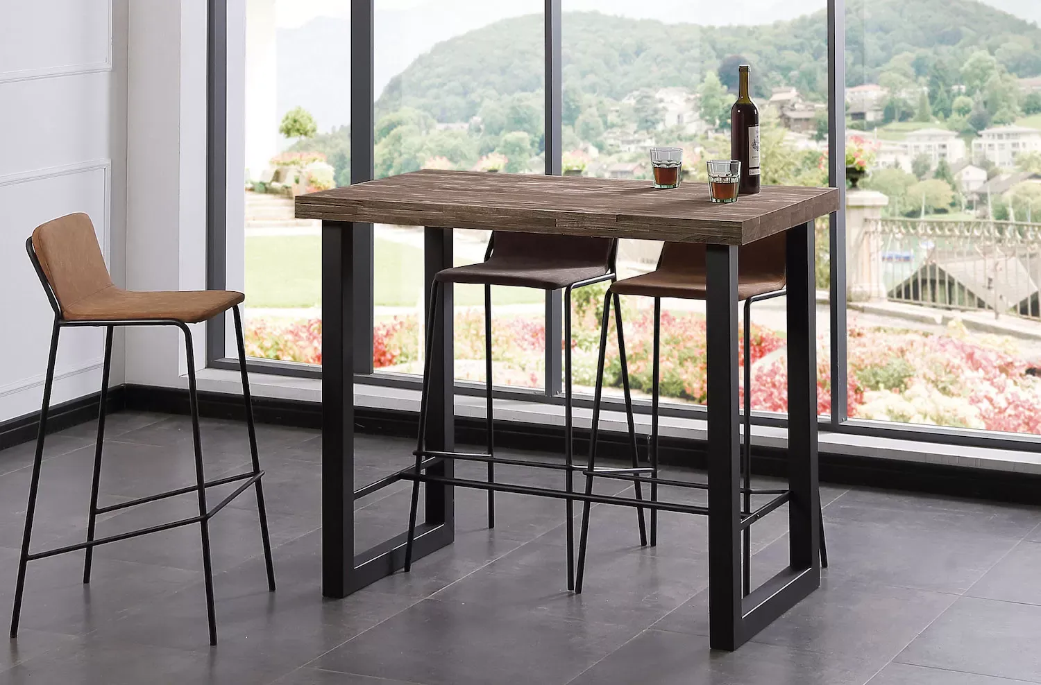 Illustration numéro 2 du produit Table haute en acier et bois foncé