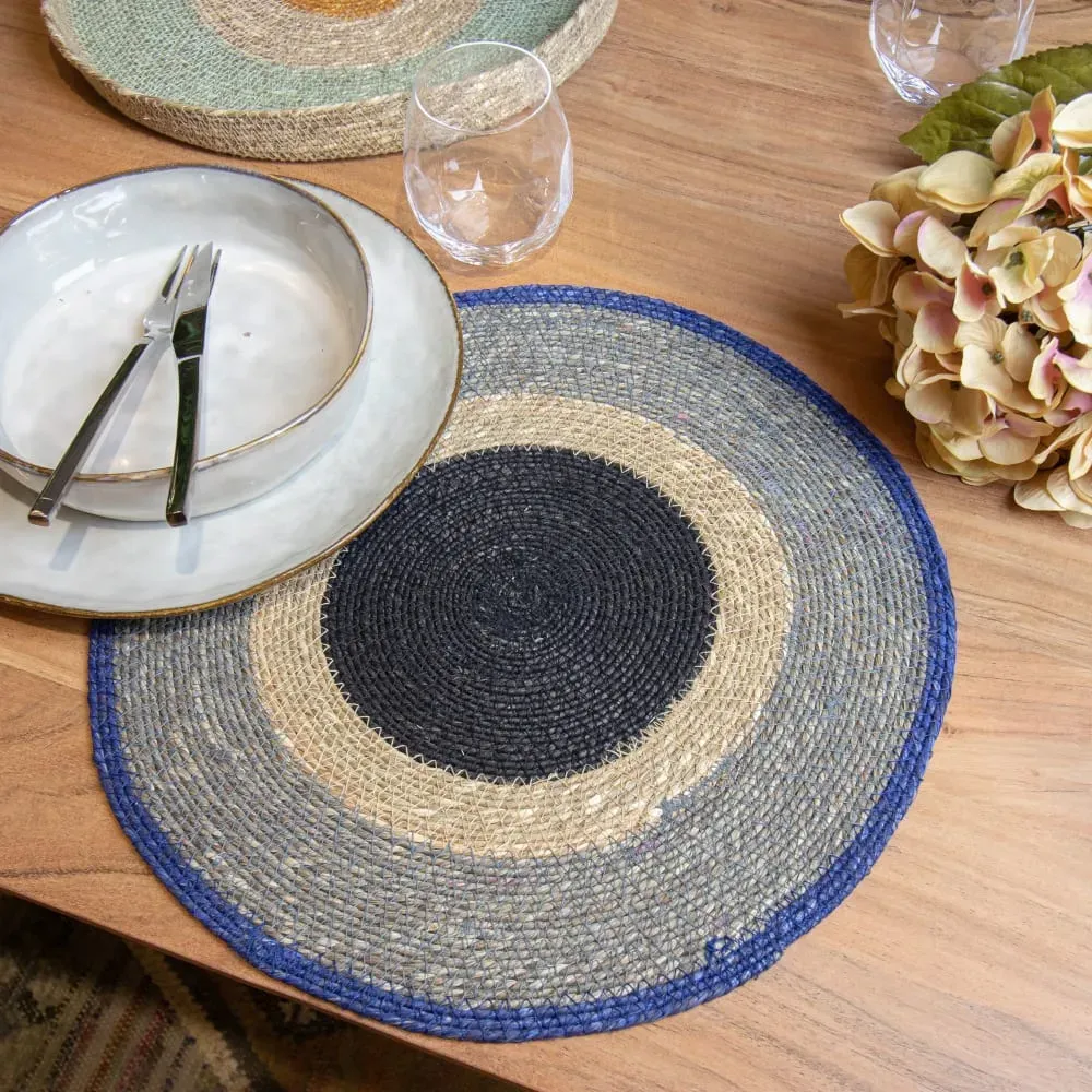 Illustration numéro 2 du produit Lot de 6 sets de table bleu en jonc de mer 38cm