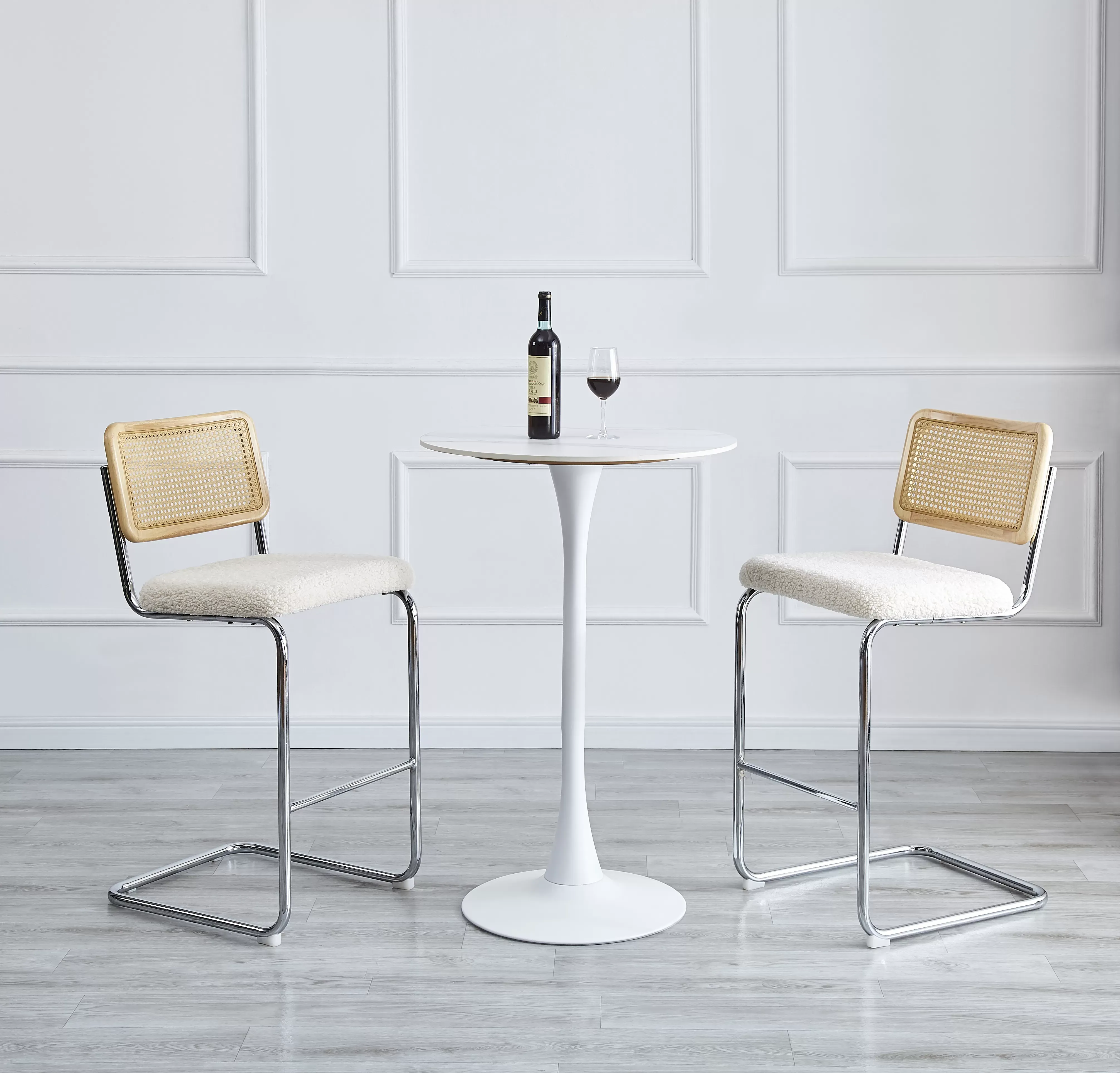 Illustration numéro 2 du produit Lot de 2 tabourets de bar en métal et cannage bouclettes blanches