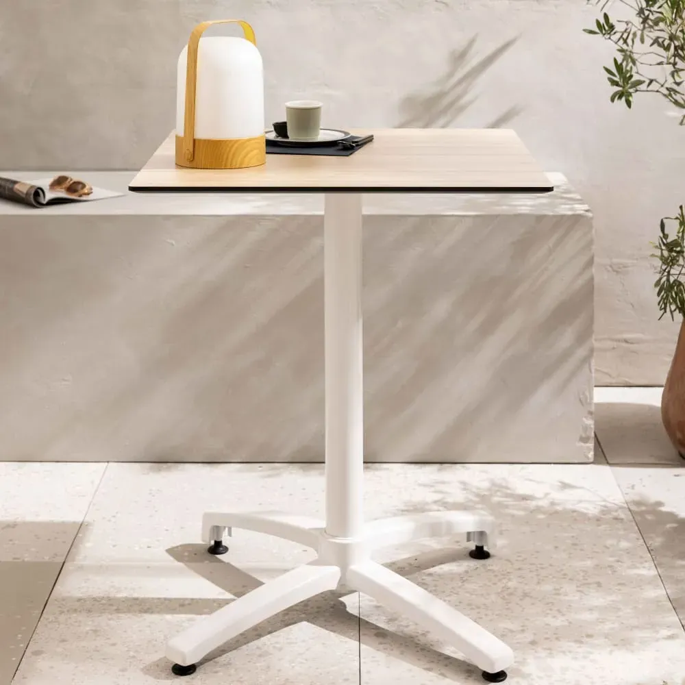 Illustration numéro 2 du produit Table de terrasse 60 x 60 cm inclinable stratifié chêne clair