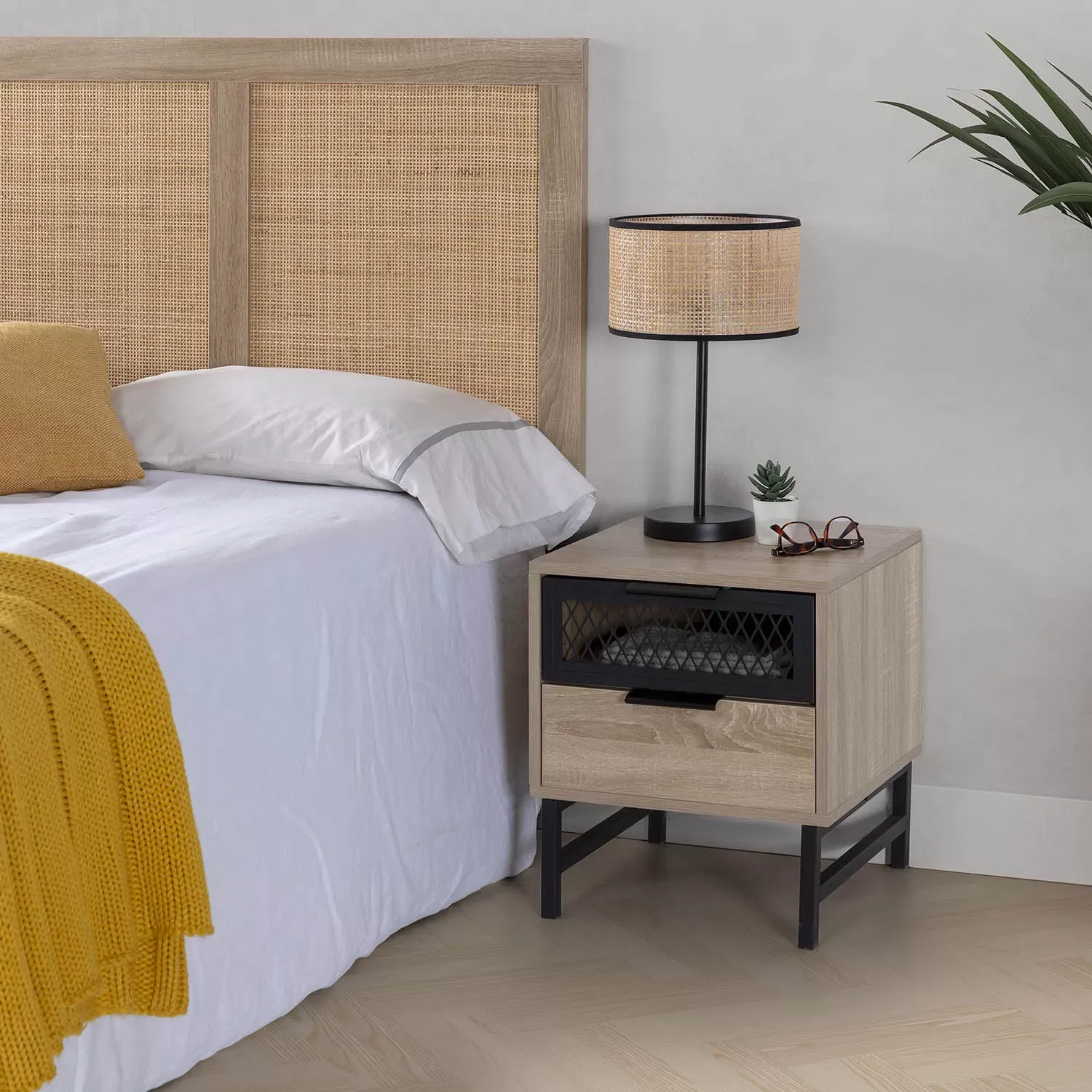 Illustration numéro 2 du produit Table de chevet 1 porte 1 tiroir coloris bois