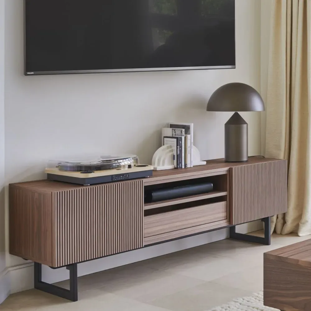 Illustration numéro 2 du produit Grand Meuble TV en noyer - collection CANNES