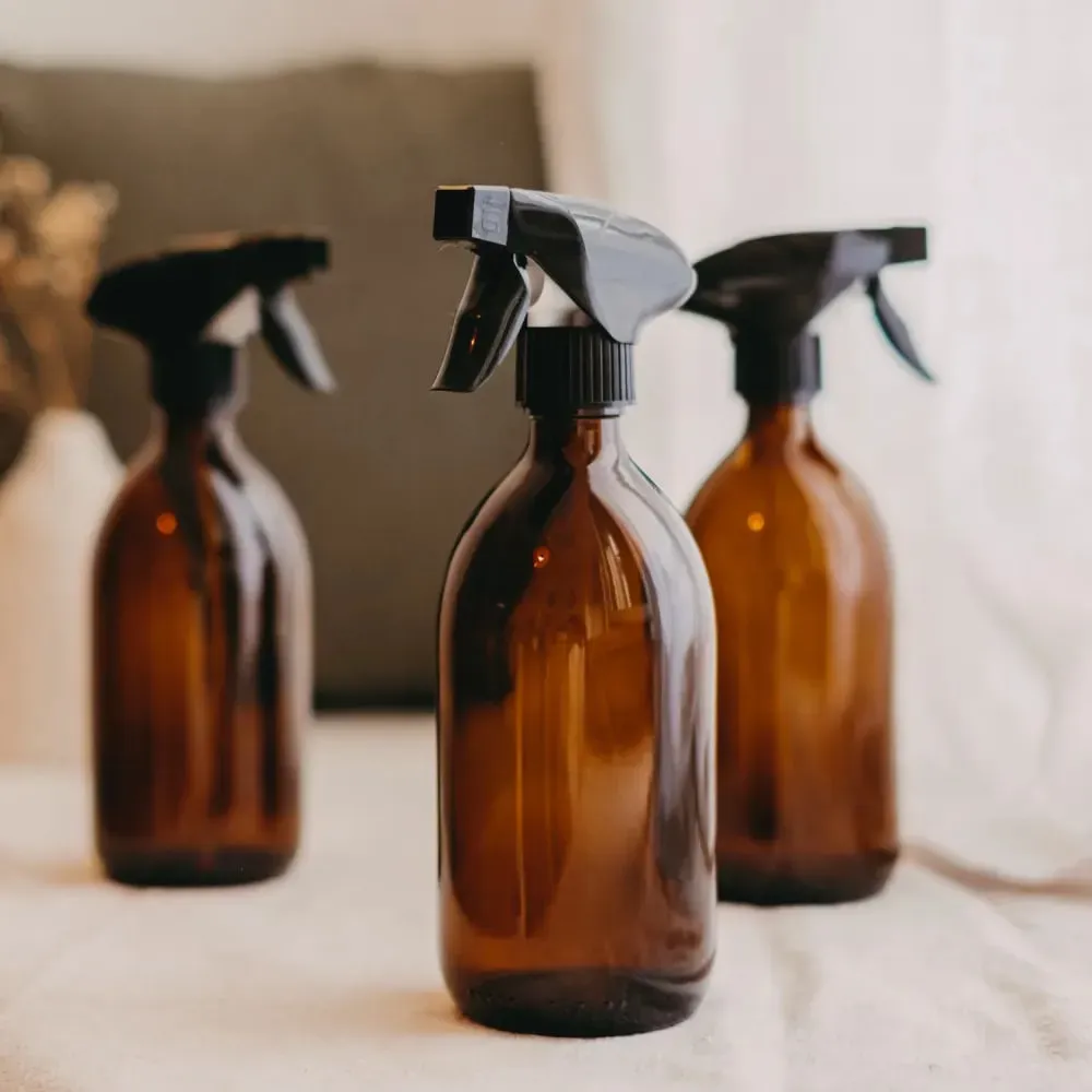 Illustration numéro 2 du produit Pack 3 flacons sprays vaporisateurs 500ml ambré