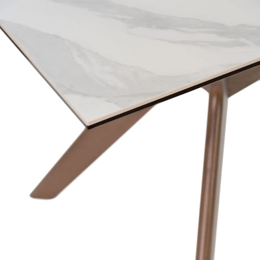 Illustration numéro 2 du produit Table 140 avec plateau en porcelaine blanche et pieds en noyer