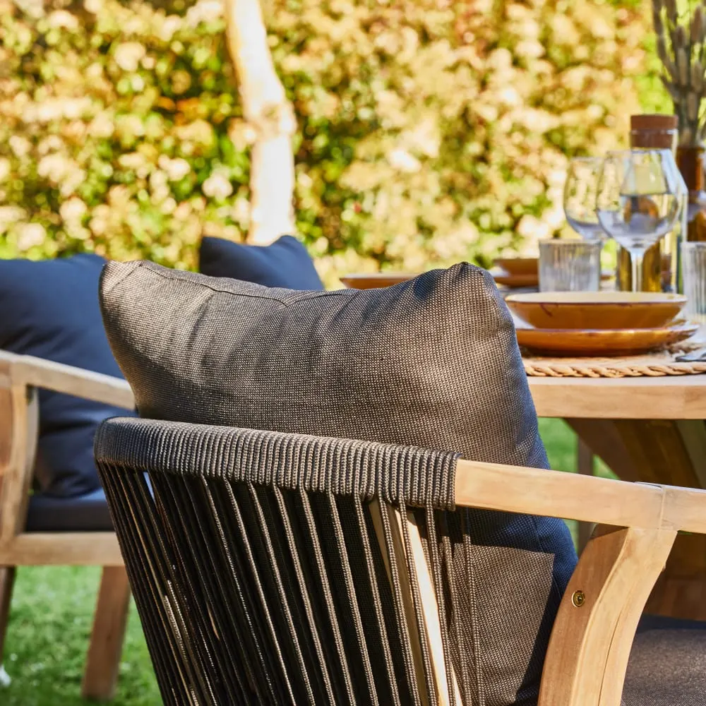 Illustration numéro 2 du produit Set  2 chaises en corde noire et table d’appoint