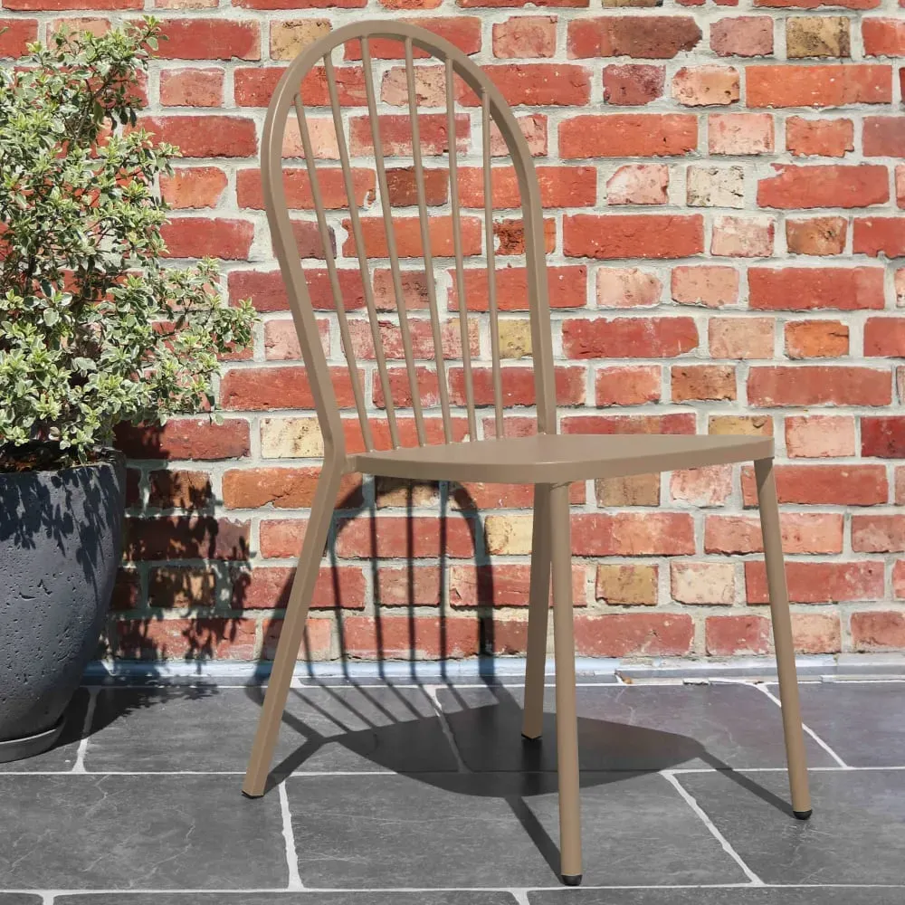 Illustration numéro 2 du produit Chaise bistrot en métal taupe