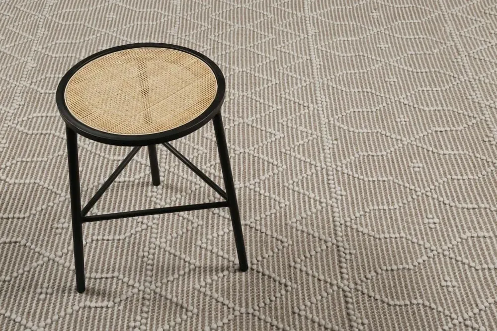 Illustration numéro 2 du produit Tapis tissé main blanc beige à bouclette pure laine et coton 160x230