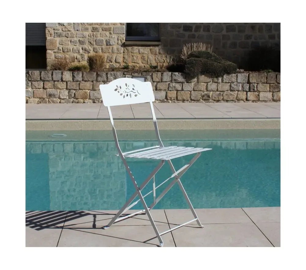 Illustration numéro 2 du produit Ensemble repas de jardin  4 places en acier blanc