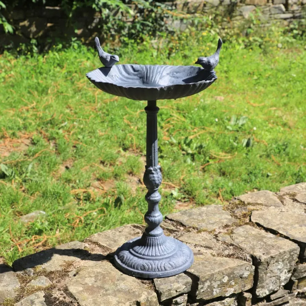 Illustration numéro 2 du produit Mangeoire à oiseaux sur pied abreuvoir jardin fonte grise 50cm