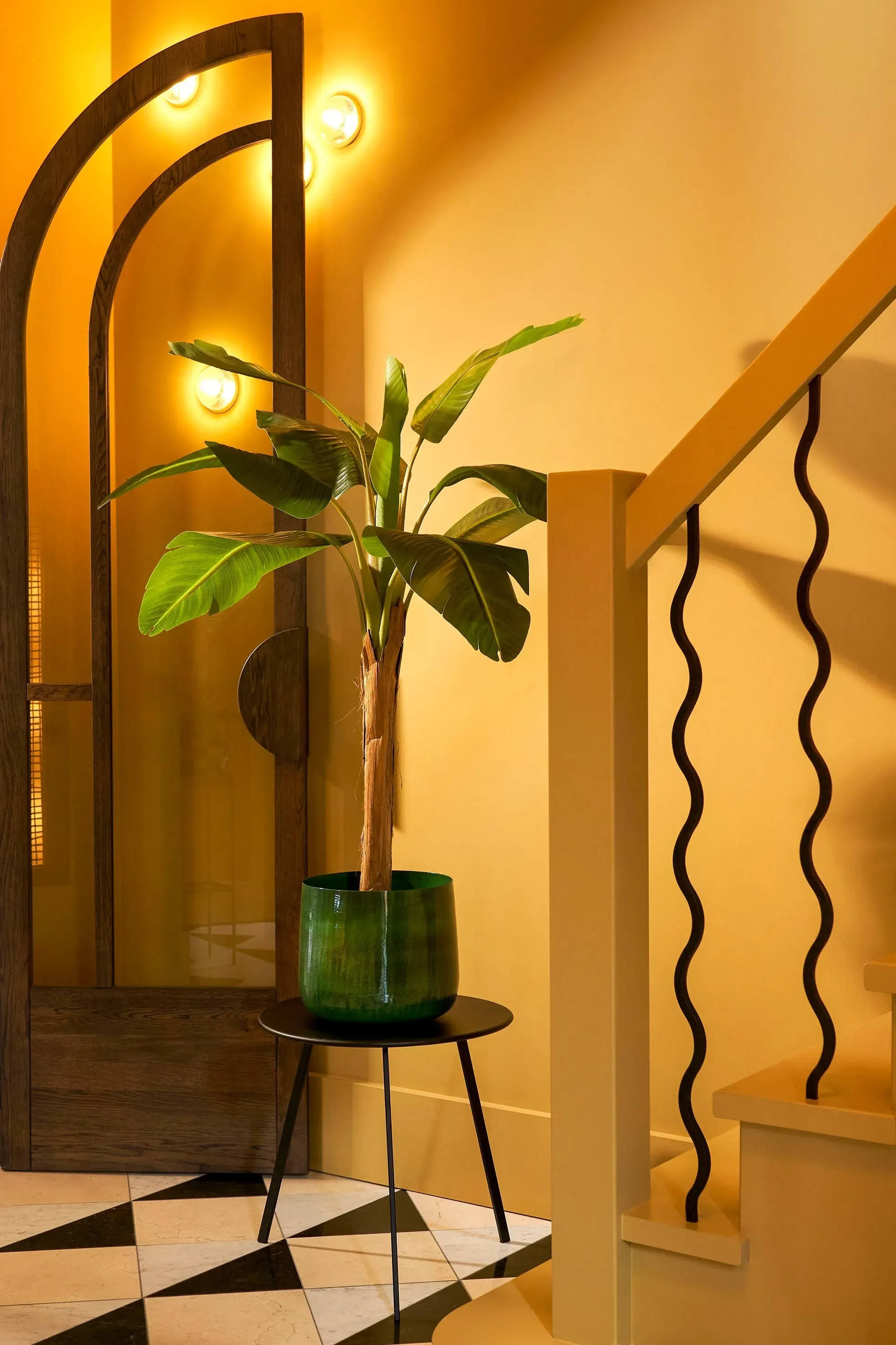 Illustration numéro 2 du produit Cache-pot en métal vert foncé D26