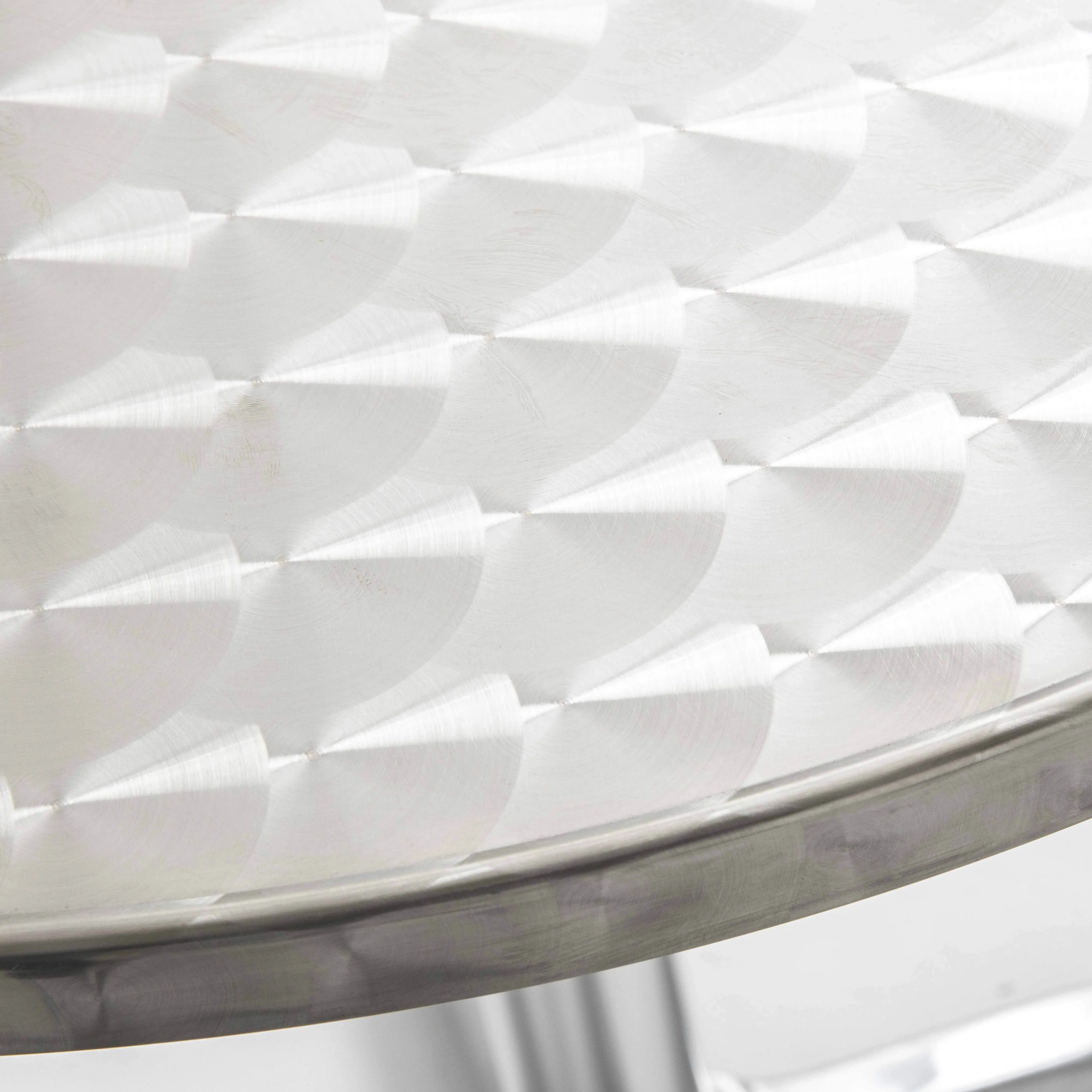 Illustration numéro 2 du produit Table bistrot ronde en aluminium