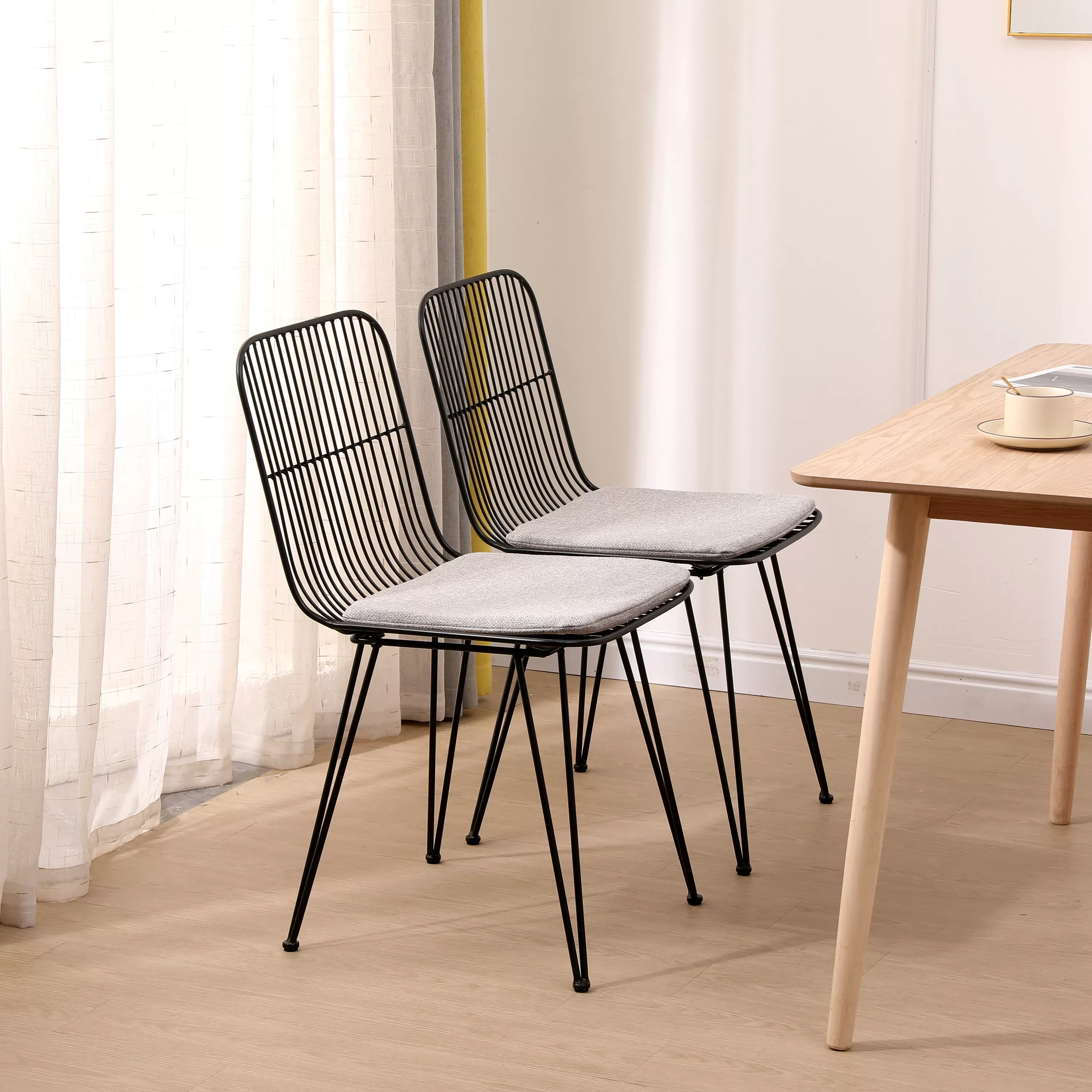 Illustration numéro 2 du produit Lot de 2 chaises industrielles en métal gris