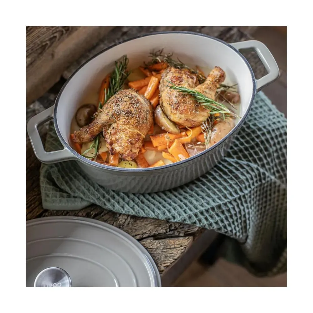 Illustration numéro 2 du produit Cocotte ovale en fonte Gris