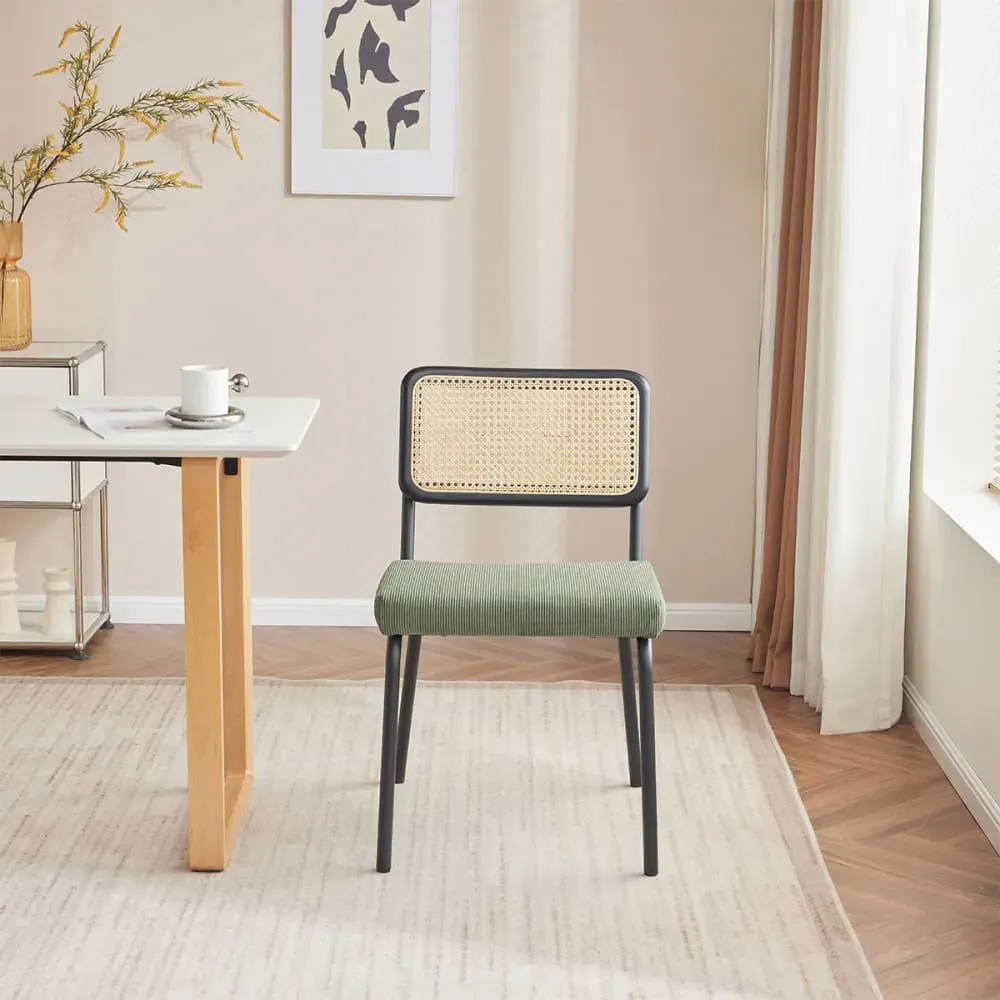 Illustration numéro 2 du produit Lot de 2 chaises noires, cannage et velours côtelé vert