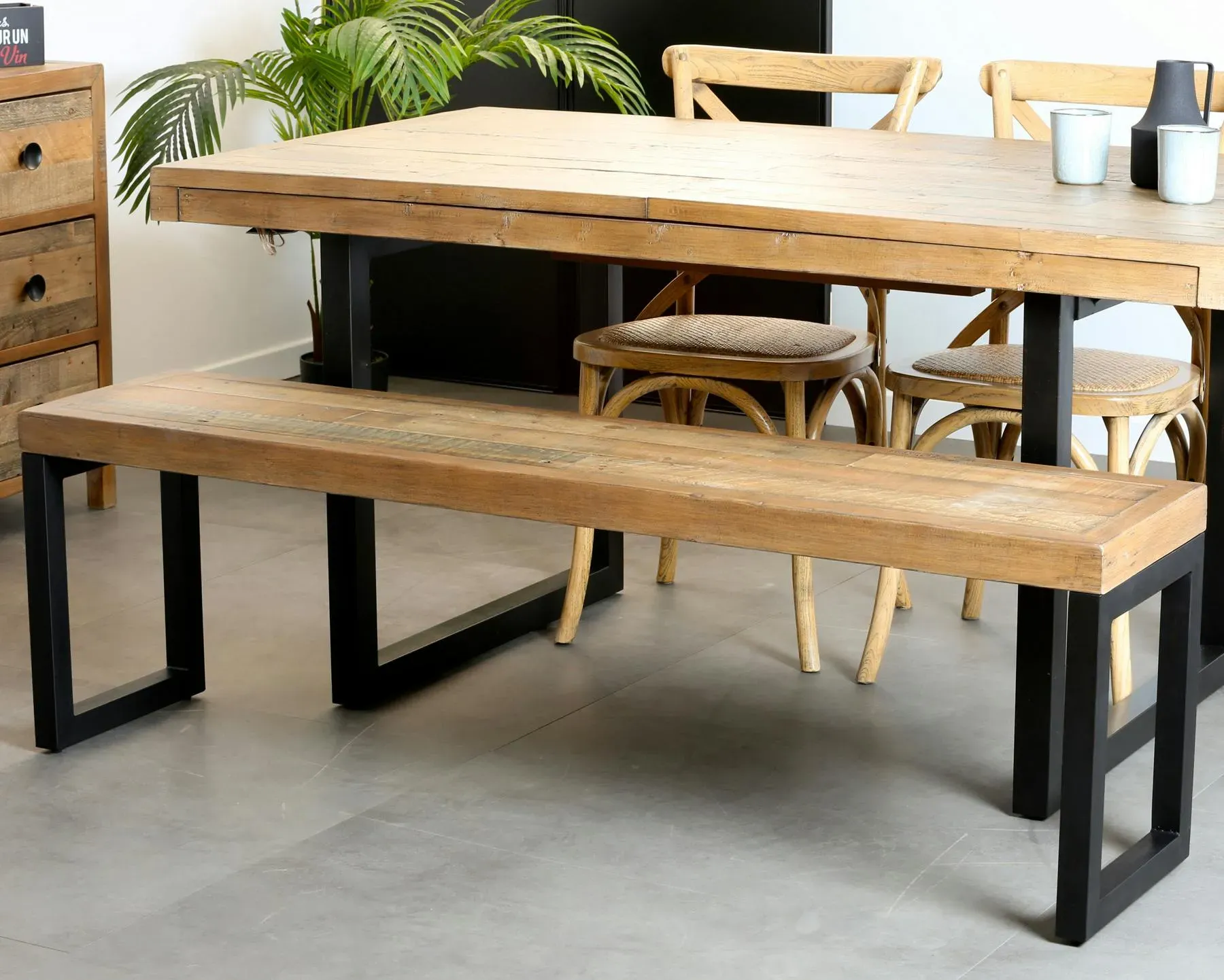 Illustration numéro 2 du produit Banc de table industriel en bois recyclé L155cm