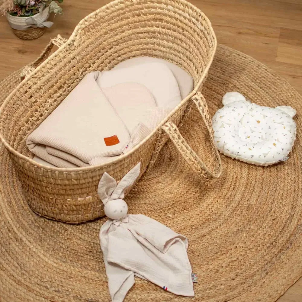 Illustration numéro 2 du produit Gigoteuse bébé en nid d'abeille beige Dès la naissance   4 mois