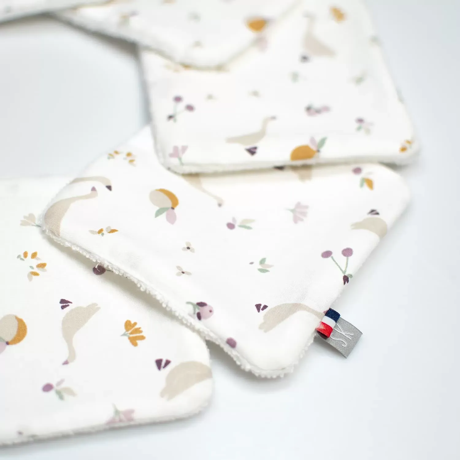 Illustration numéro 2 du produit Lot de 8 lingettes lavables en bambou e coton  10x10 cm