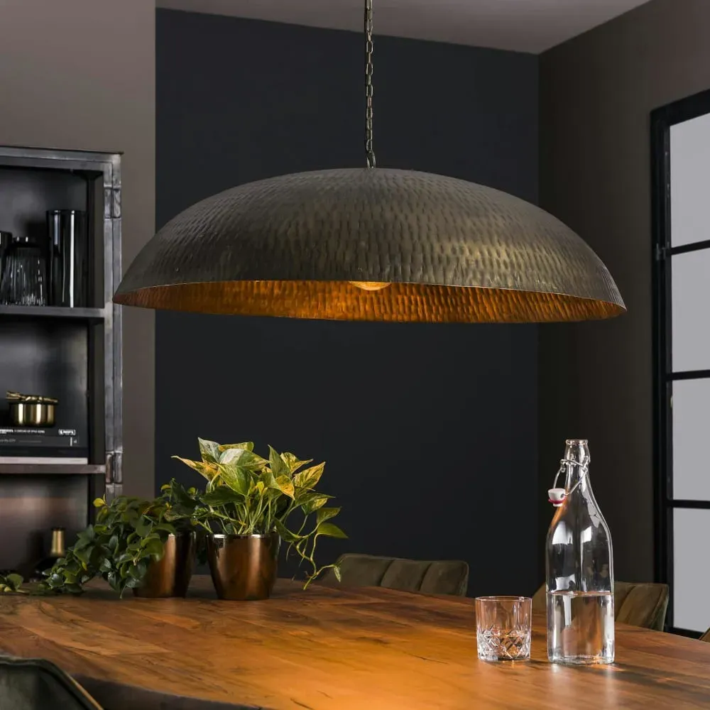 Illustration numéro 2 du produit Suspension de table en métal vieilli martelé D90cm