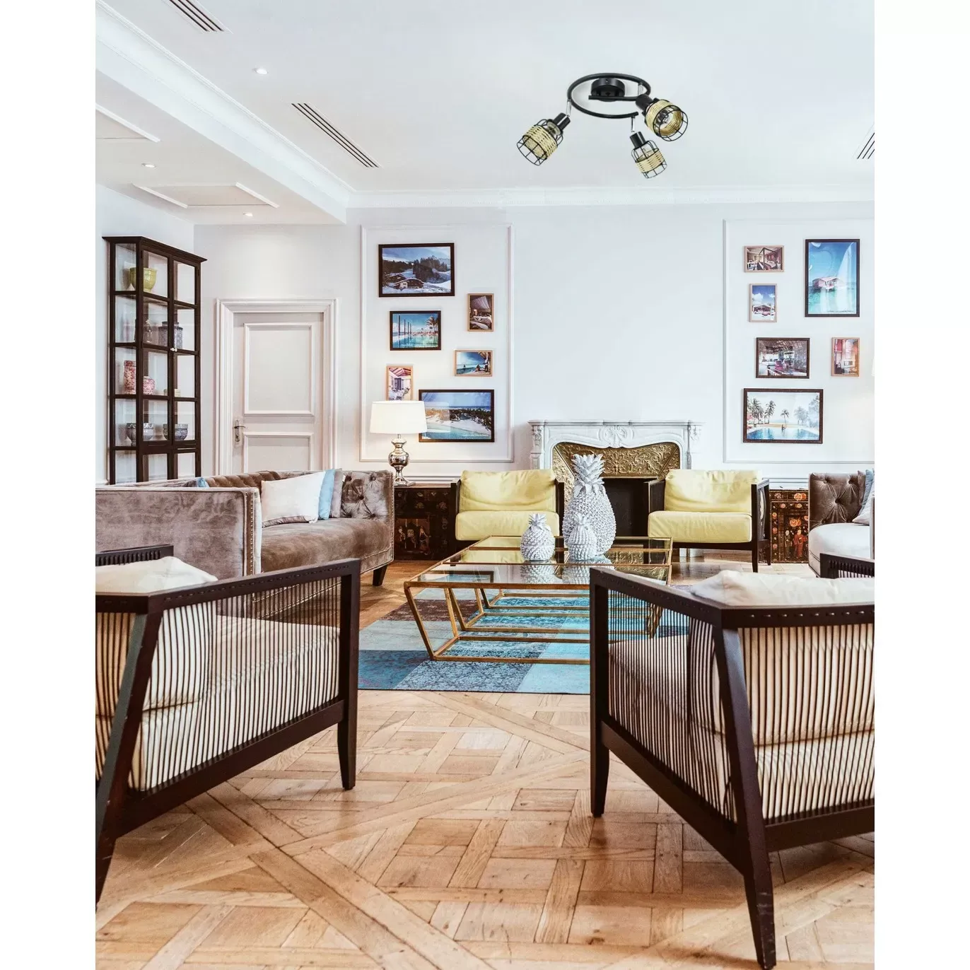 Illustration numéro 2 du produit Plafonnier 3 lumières en métal noir et rotin tressé naturel