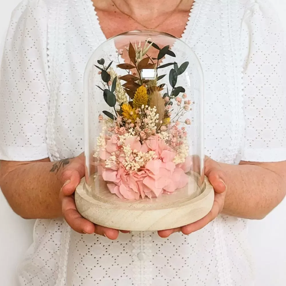 Illustration numéro 2 du produit Cloche de fleurs séchées rose Emma