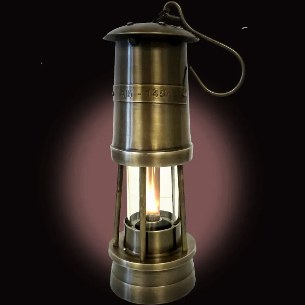 Illustration numéro 2 du produit Lampe de mineur décorative en laiton vieilli 22 cm