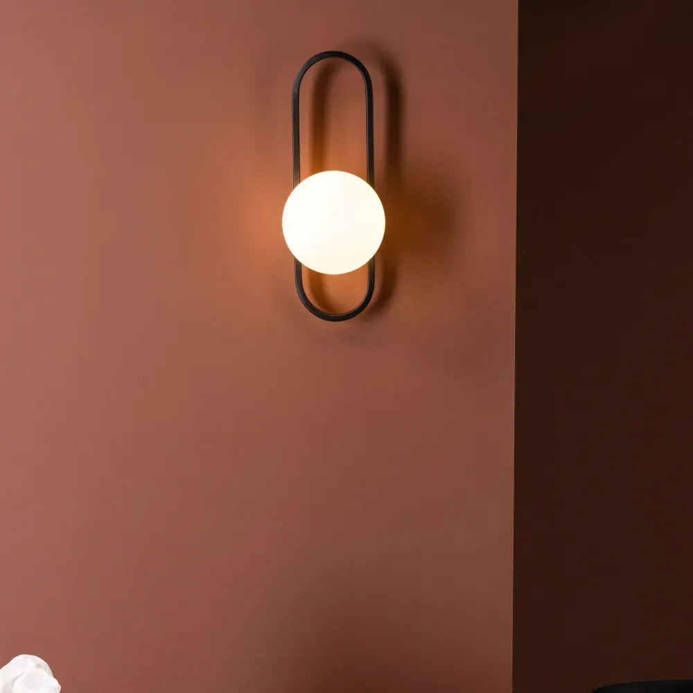 Illustration numéro 2 du produit Applique murale en métal - Noir