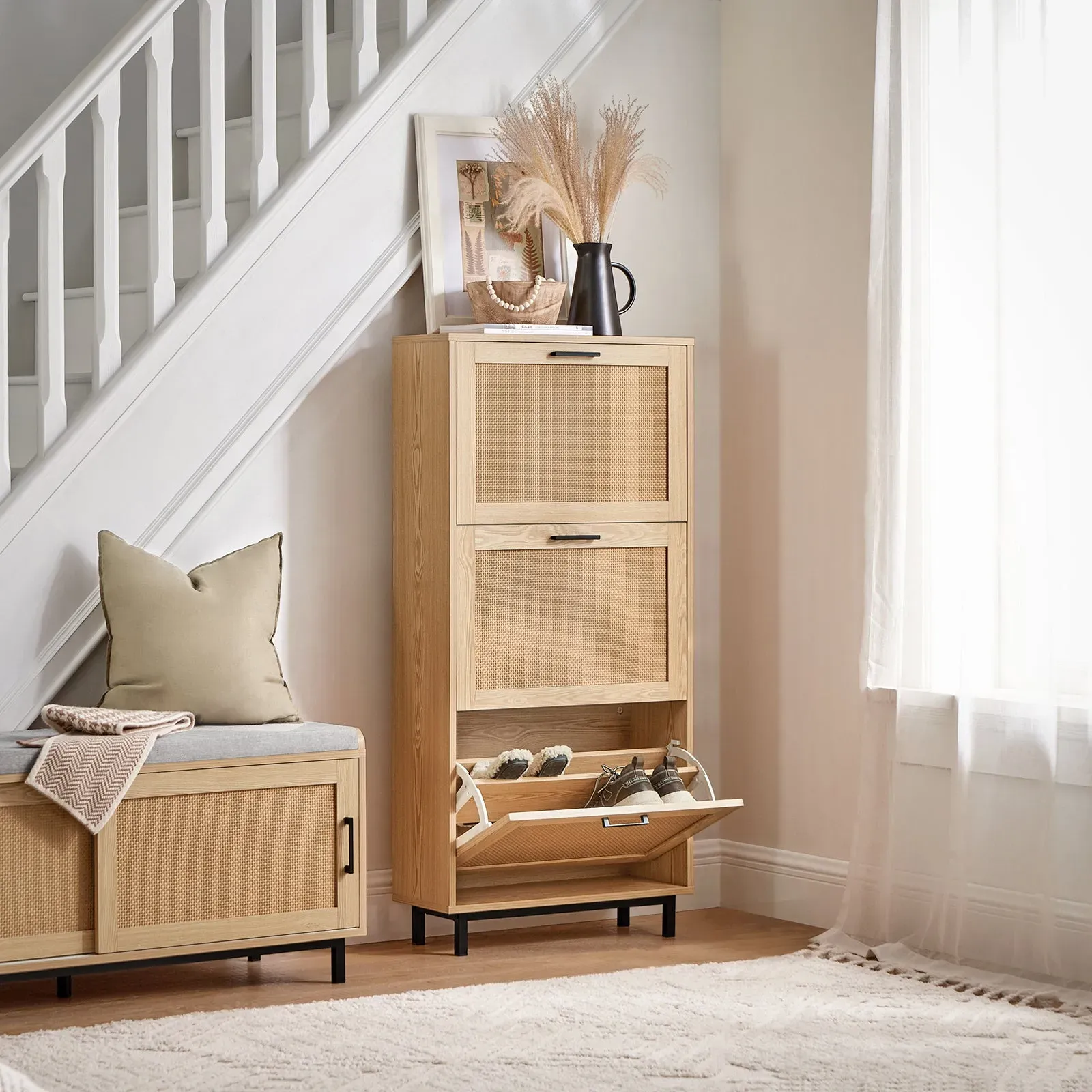 Illustration numéro 2 du produit Armoire à chaussures 3 abattants effet bois