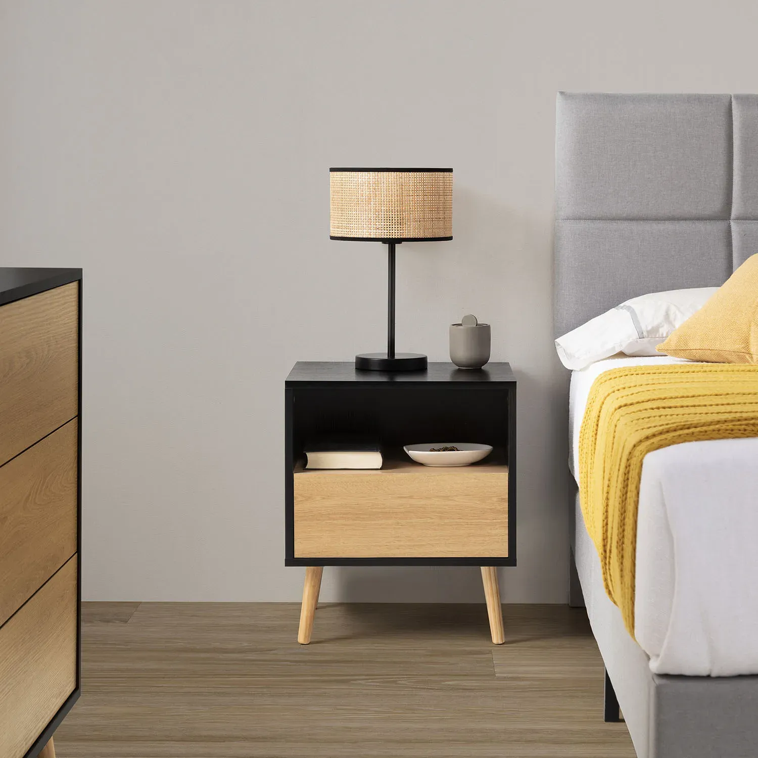 Illustration numéro 2 du produit Table de chevet 1 tiroir Couleur Noir/Bois
